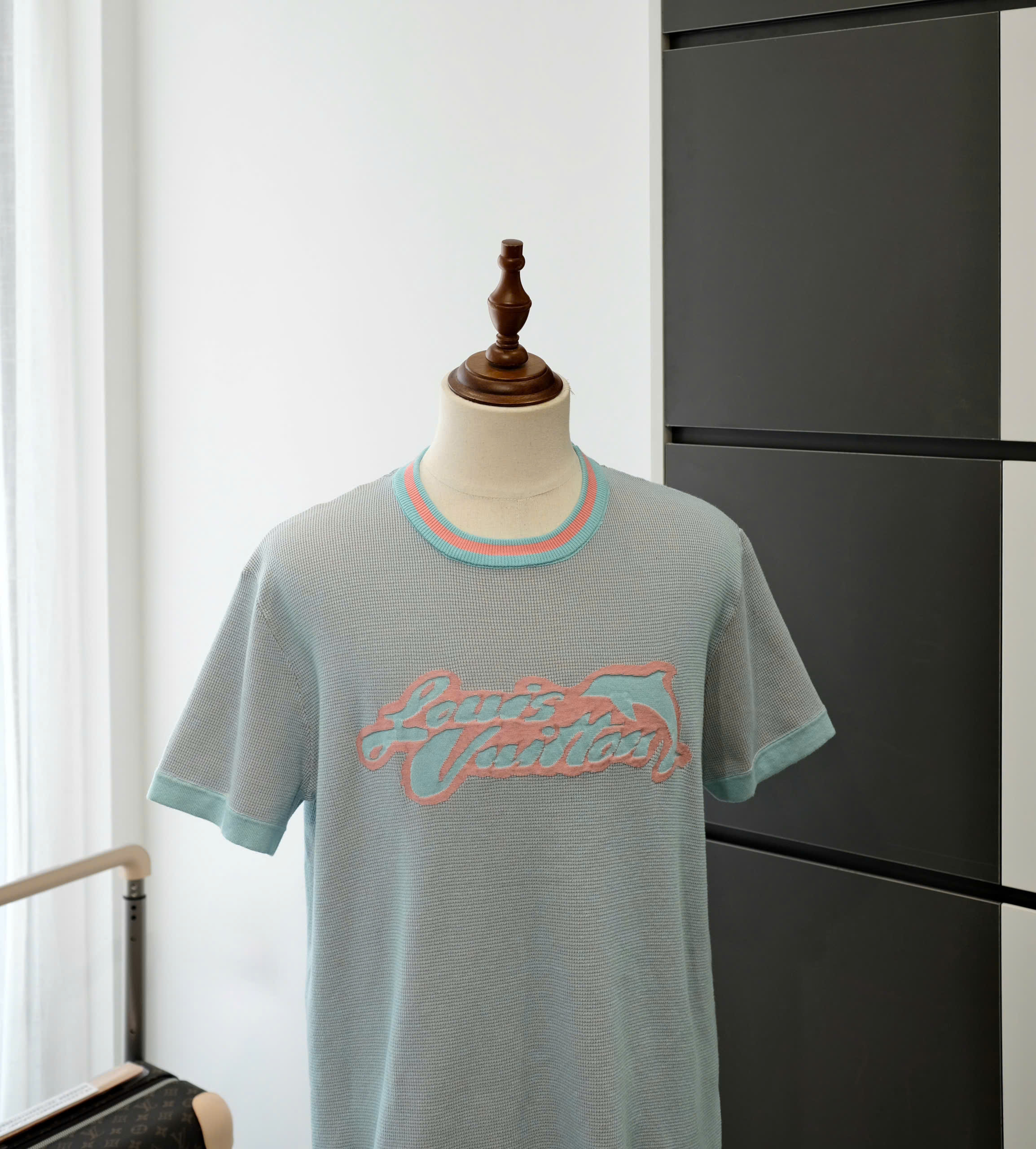 Áo phông T-shirt len Louis Vuitton LV Xanh Xám logo viền Cam ngực Like Auth DDT