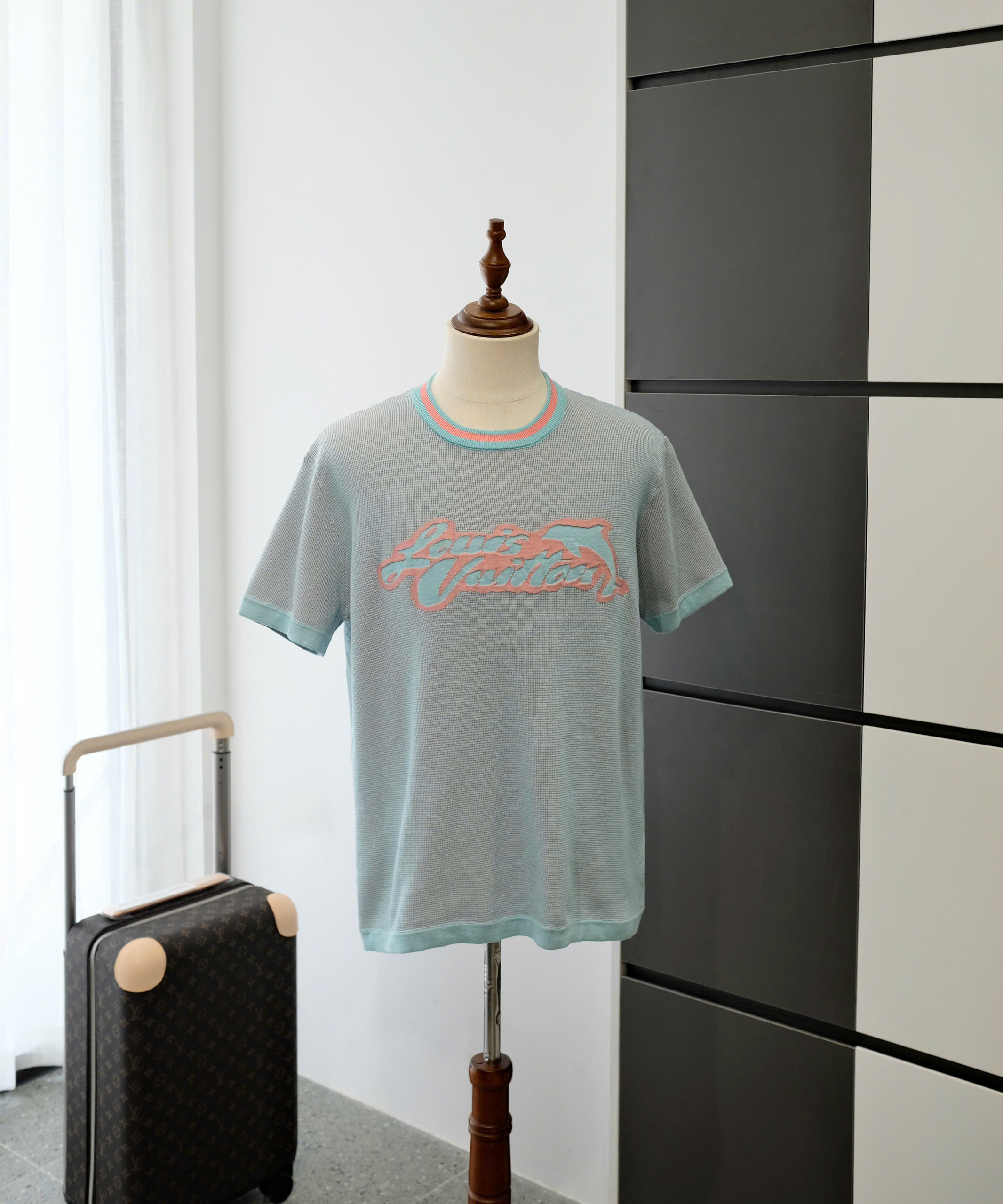 Áo phông T-shirt len Louis Vuitton LV Xanh Xám logo viền Cam ngực Like Auth DDT