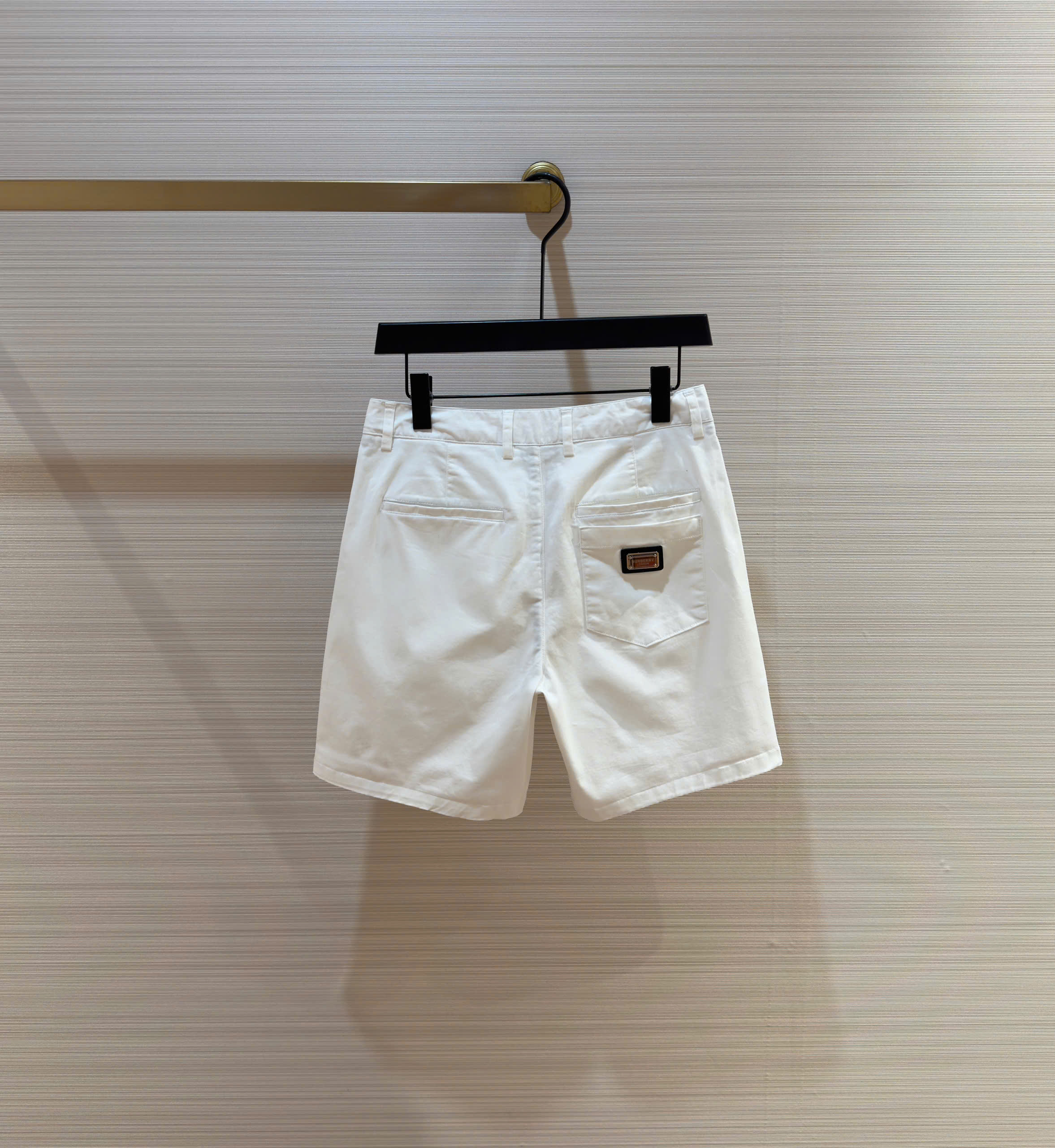 Quần short kaki Burberry BBR Trắng họa tiết logo TB ngựa thêu nổi Like Auth DDT