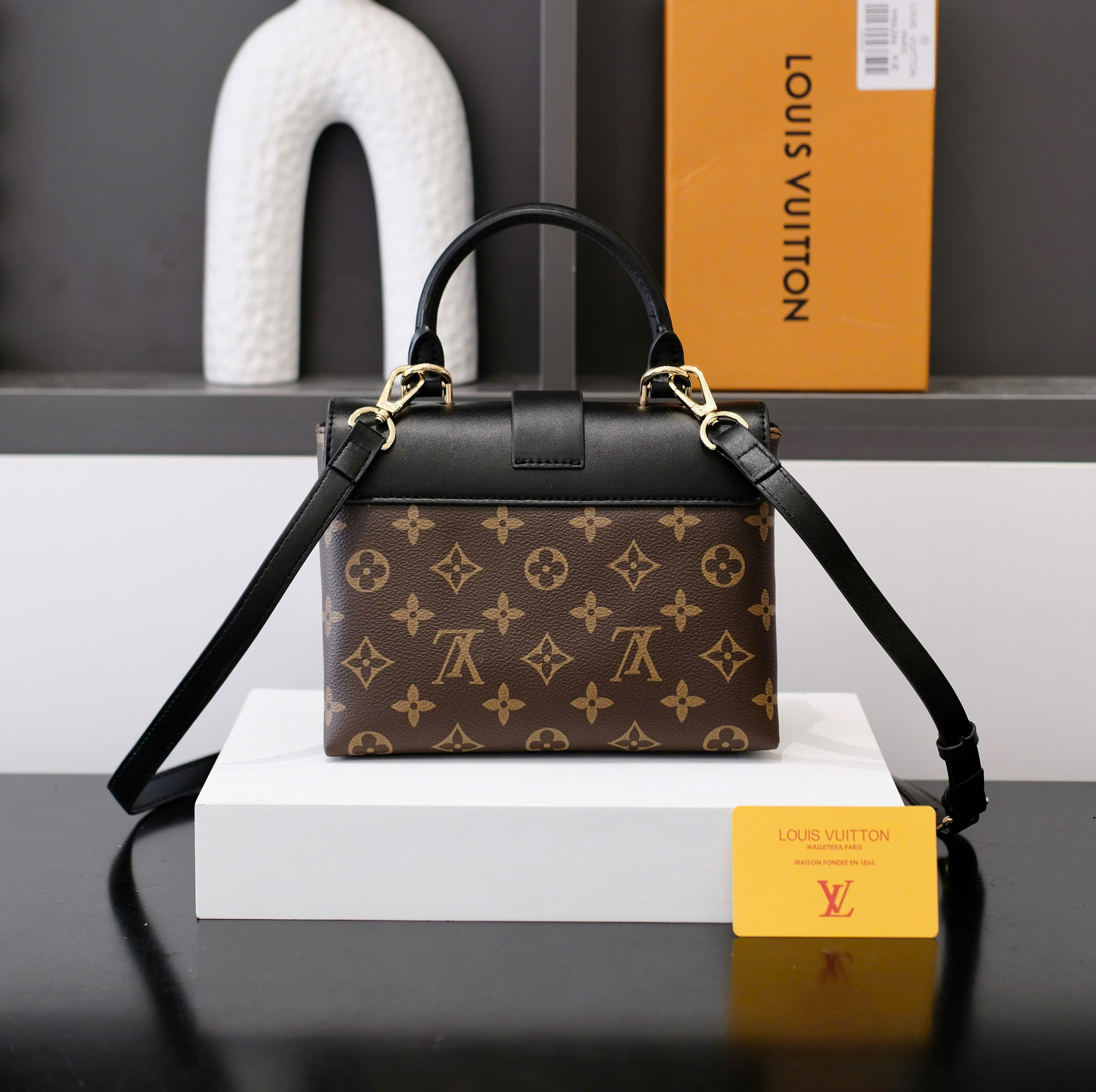 Túi đeo chéo, cầm tay nữ Louis Vuitton LV Nâu họa tiết hoa vân phối Đen nắp gập size 20x18x7cm Like Auth fullbox DD