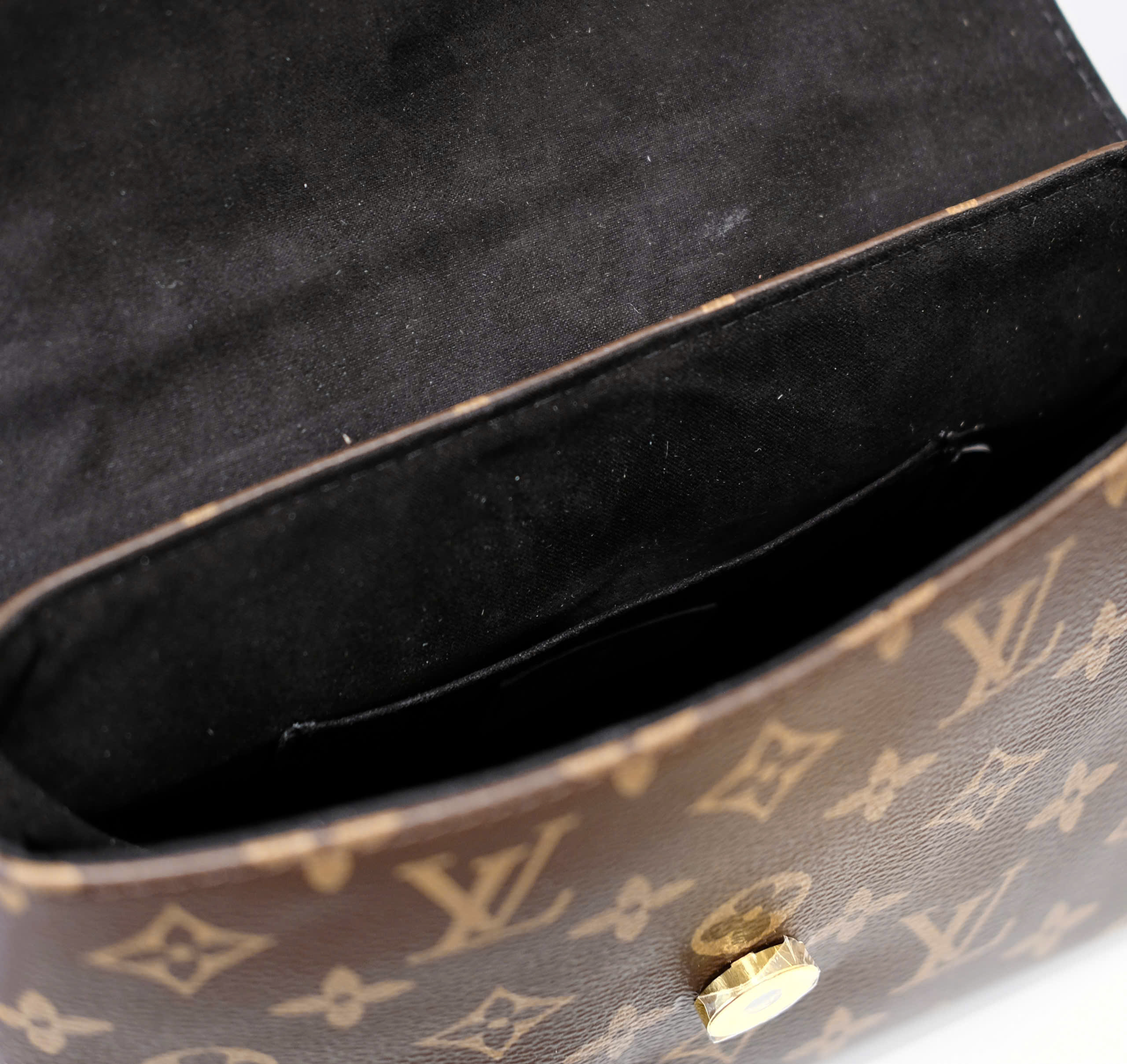 Túi đeo chéo, cầm tay nữ Louis Vuitton LV Nâu họa tiết hoa vân phối Đen nắp gập size 20x18x7cm Like Auth fullbox DD