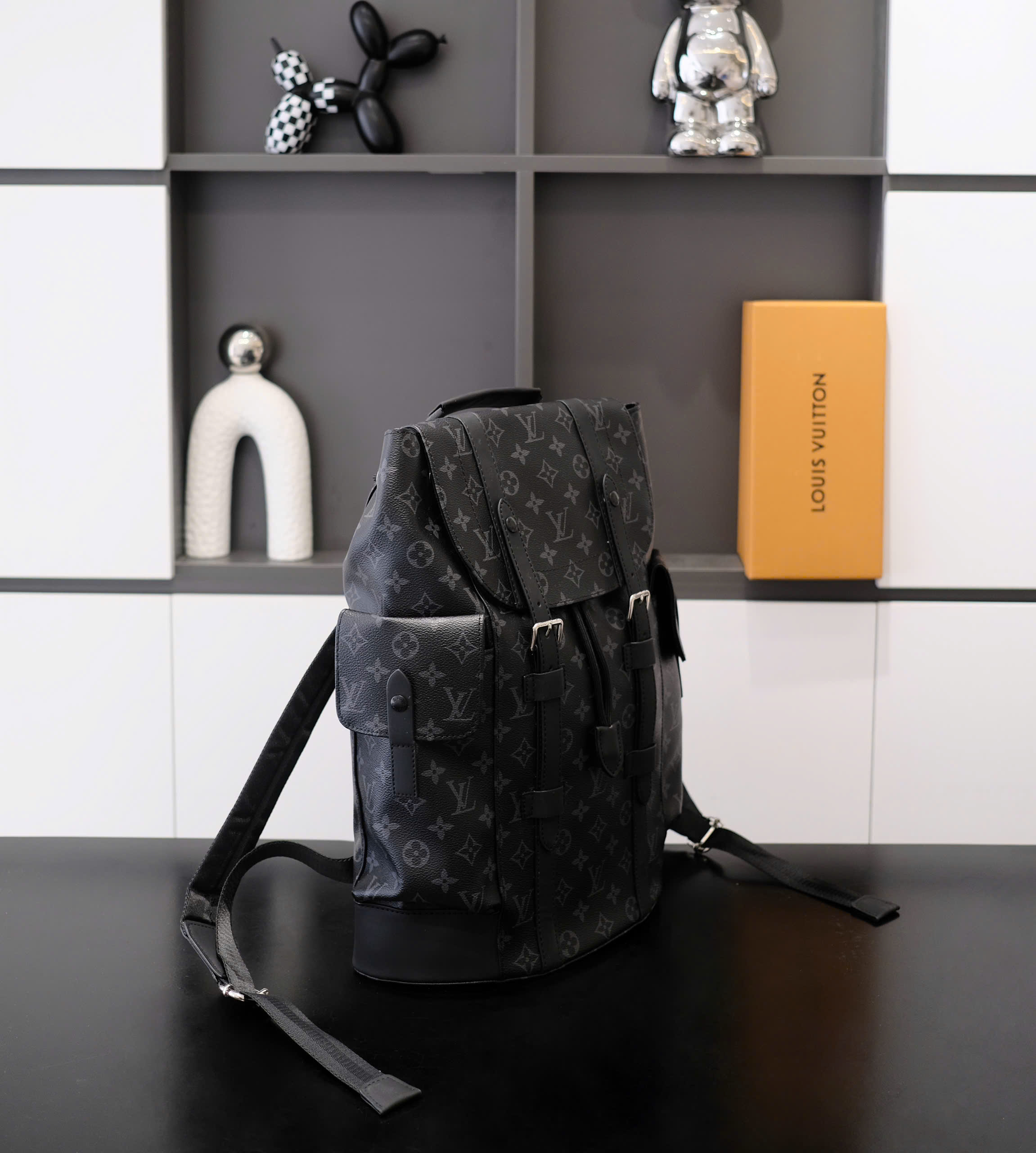 Balo thời trang Louis Vuitton LV Đen họa tiết hoa vân logo LV nắp gập size 39x31x11cm Like Auth DDT