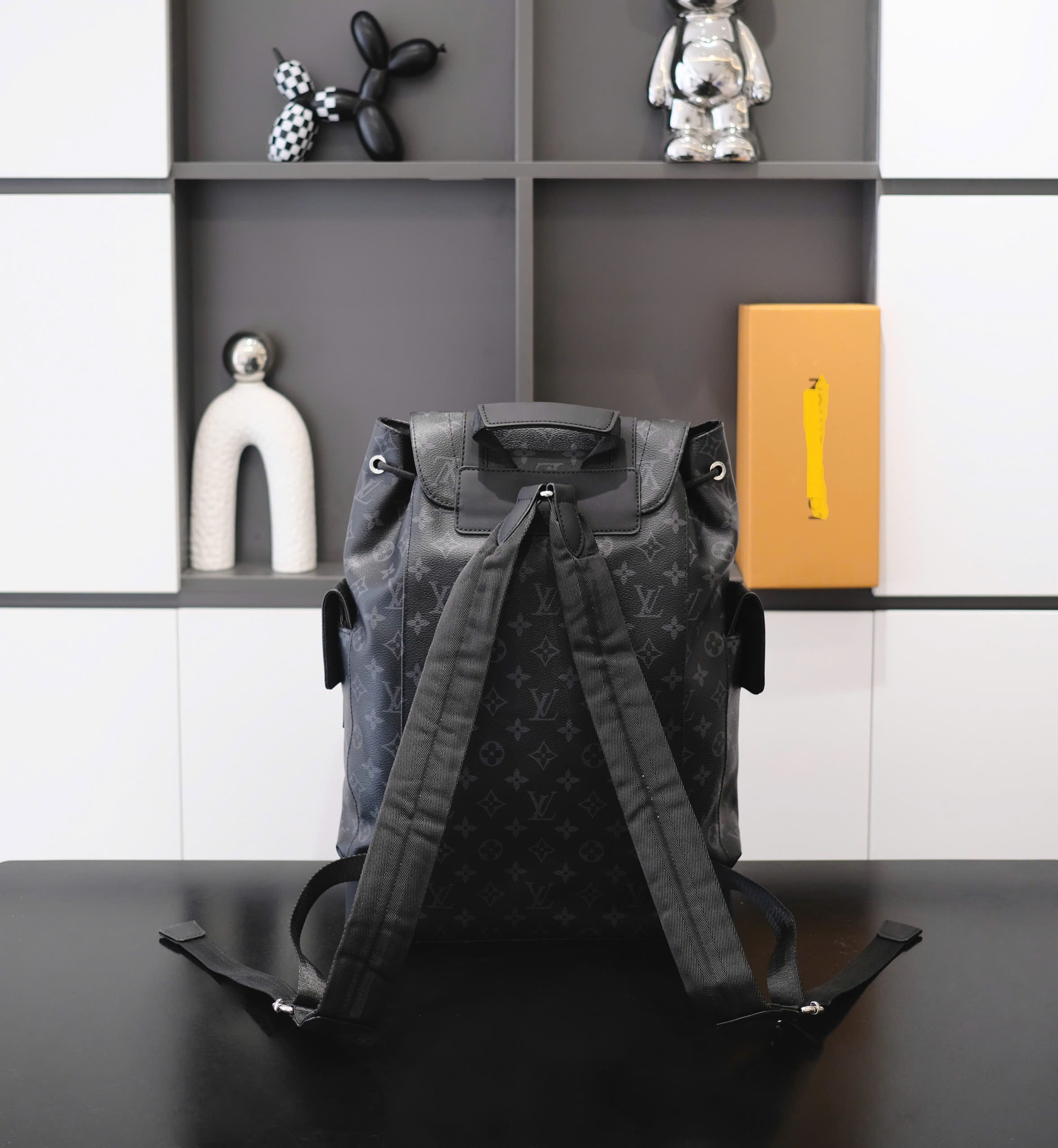 Balo thời trang Louis Vuitton LV Đen họa tiết hoa vân logo LV nắp gập size 39x31x11cm Like Auth DDT