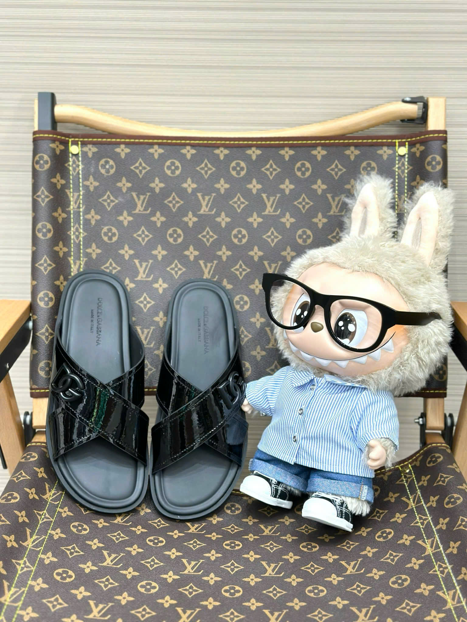 Dép lê quai chéo Dolce Gabbana DG Đen bóng logo DG Like Auth on web fullbox bill thẻ VTN