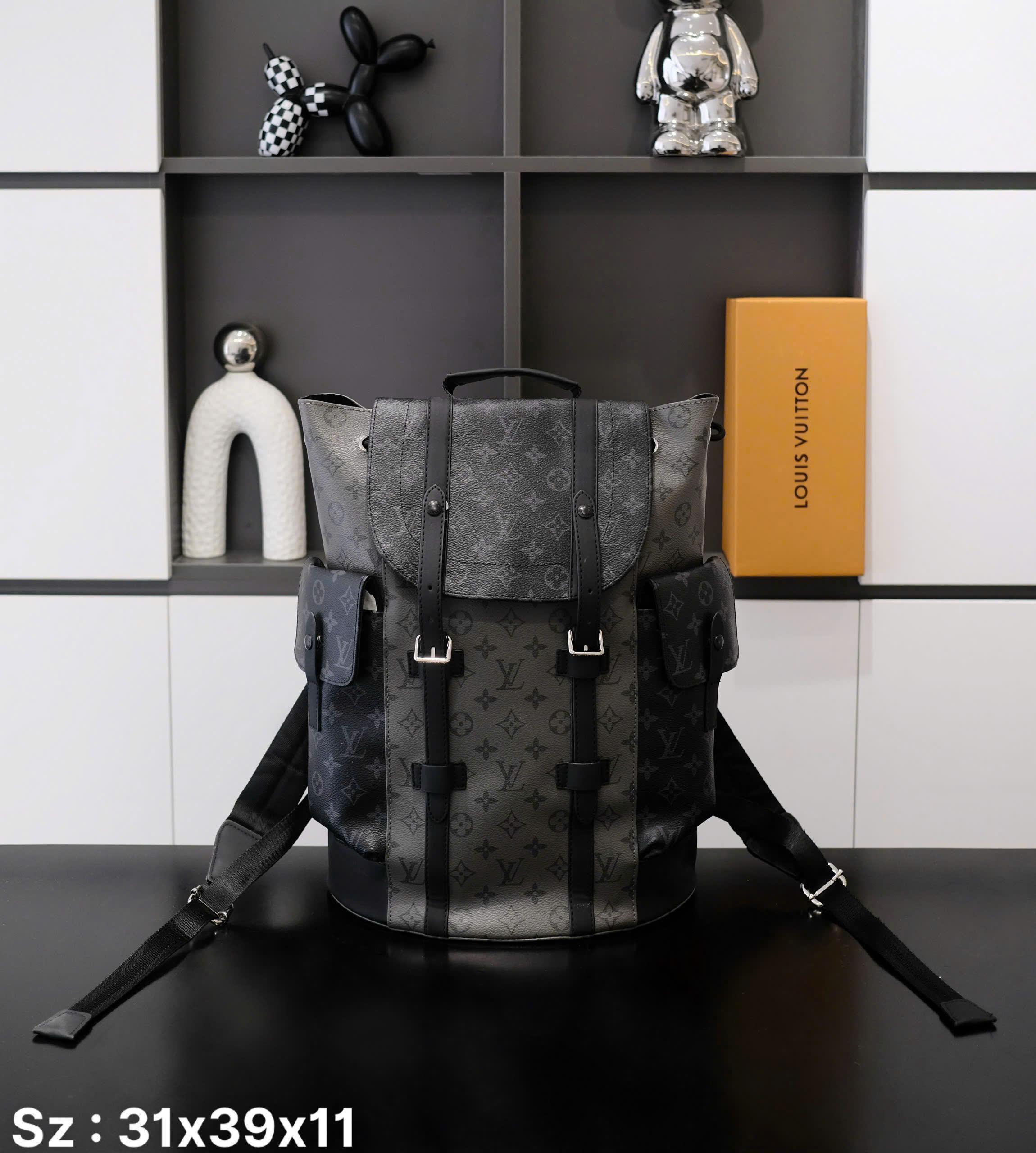 Balo thời trang Louis Vuitton LV Xám Đen họa tiết hoa vân logo LV nắp gập size 39x31x11cm Like Auth DDT