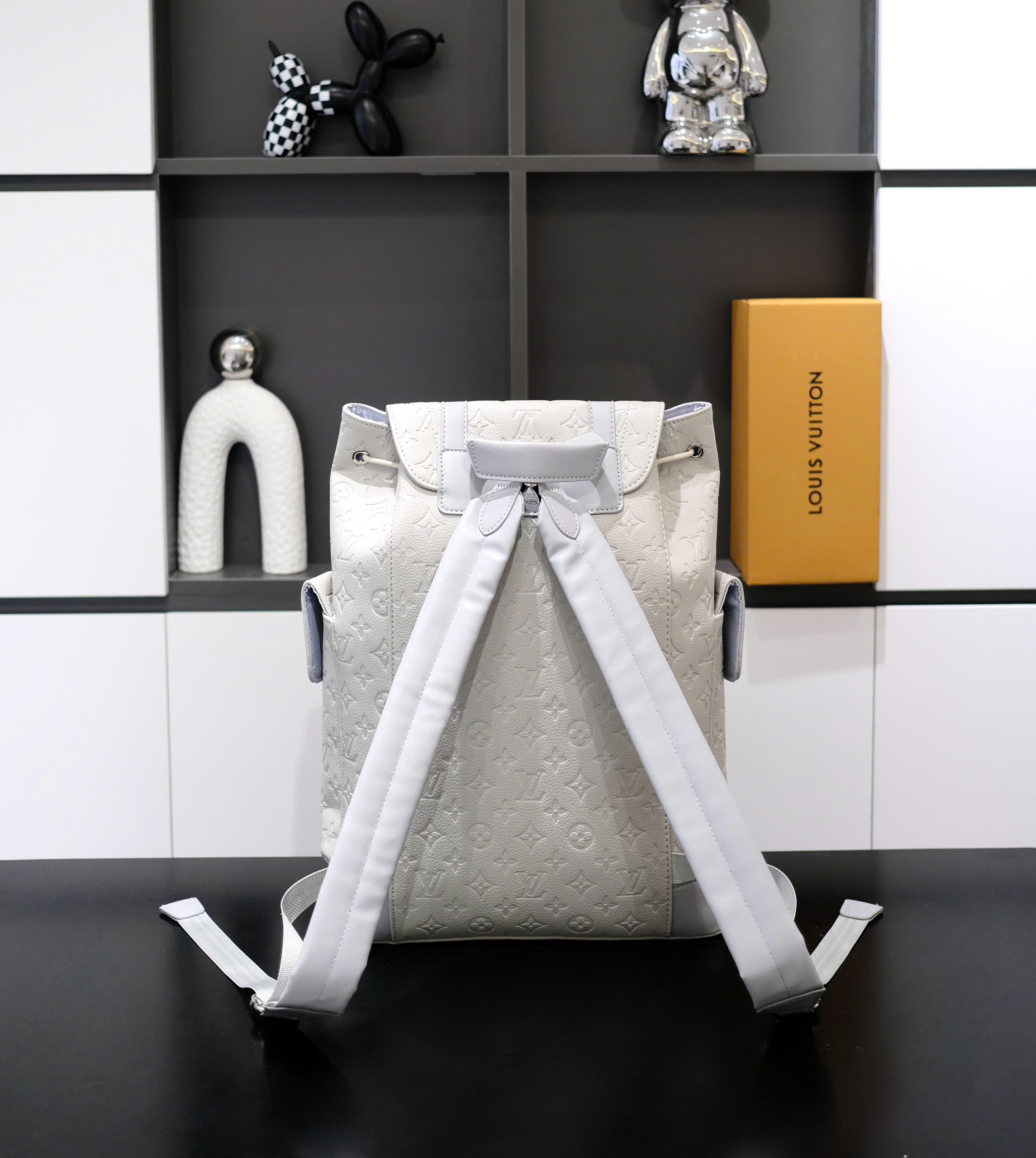 Balo thời trang Louis Vuitton LV Trắng họa tiết hoa vân logo LV dập chìm nắp gập size 39x31x11cm Like Auth DDT
