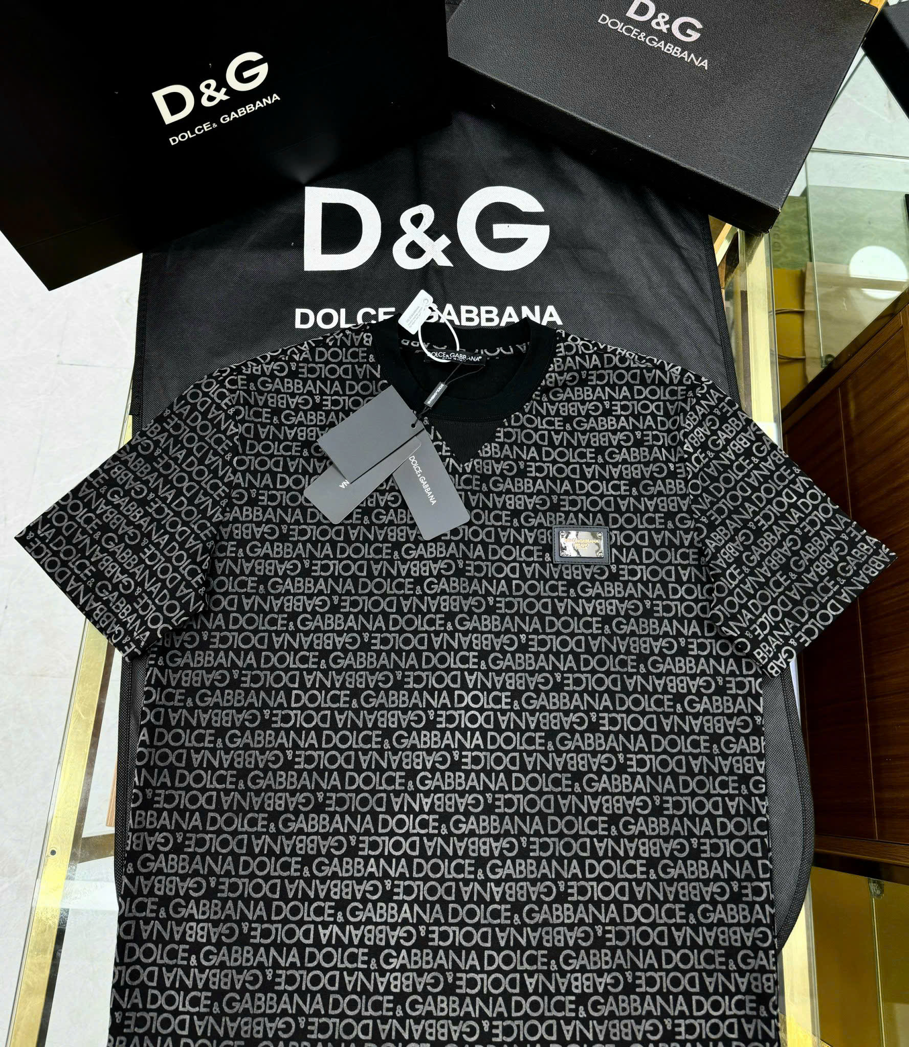 Áo phông T-shirt Dolce Gabbana DG Đen họa tiết chữ full Like Auth CD