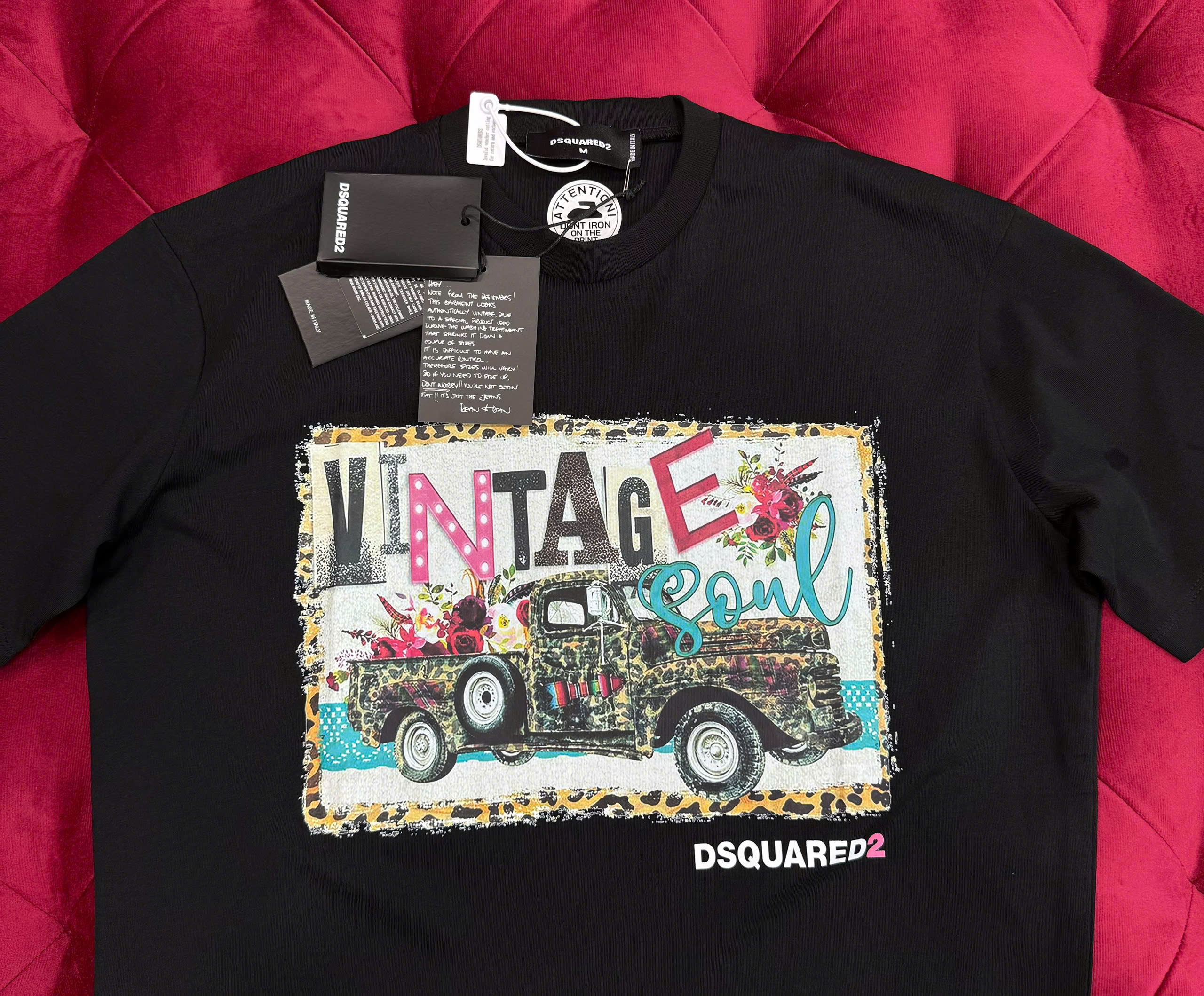 Áo phông T-shirt Dsquared2 DSQ2 họa tiết ô tô vintage Like Auth CD