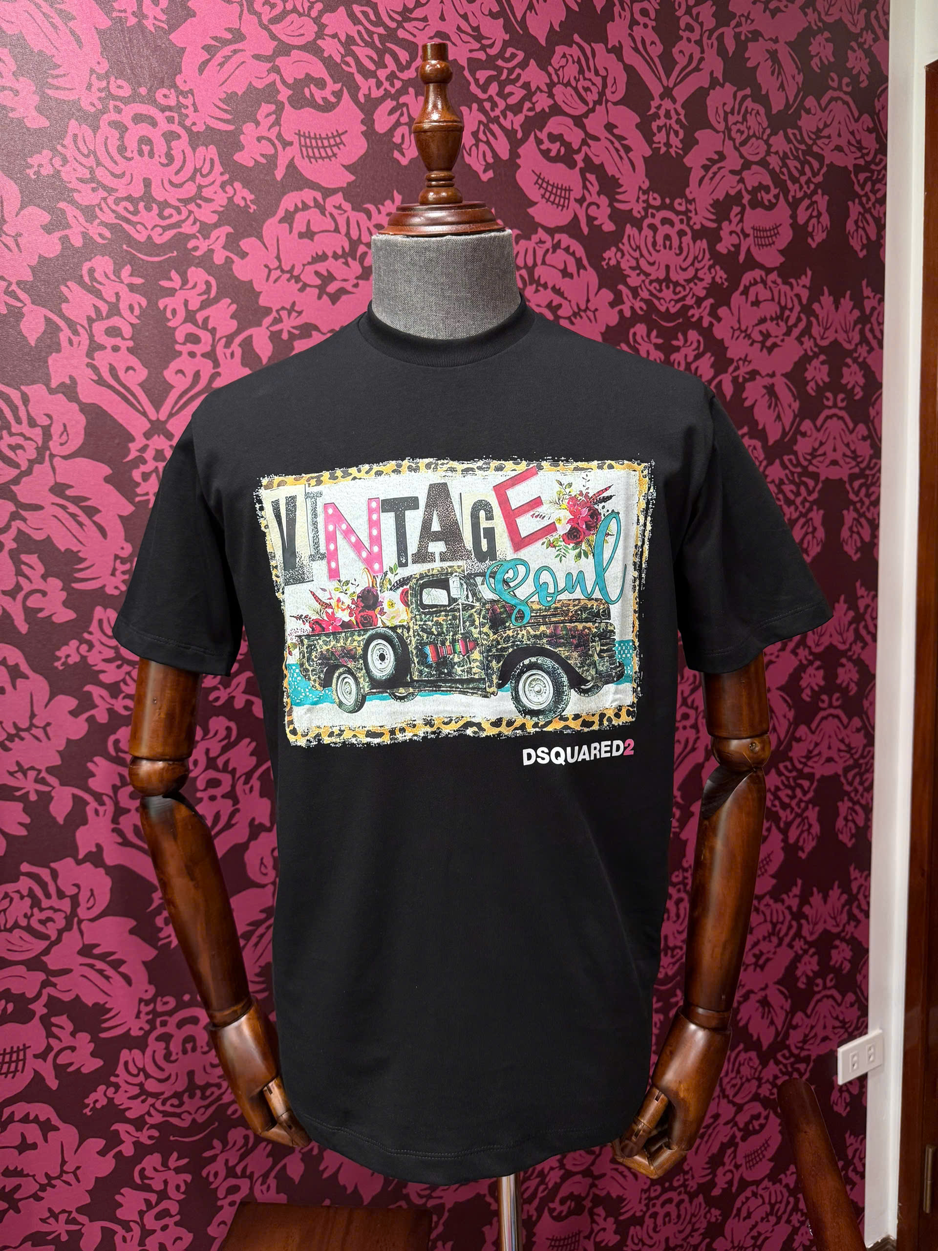 Áo phông T-shirt Dsquared2 DSQ2 họa tiết ô tô vintage Like Auth CD
