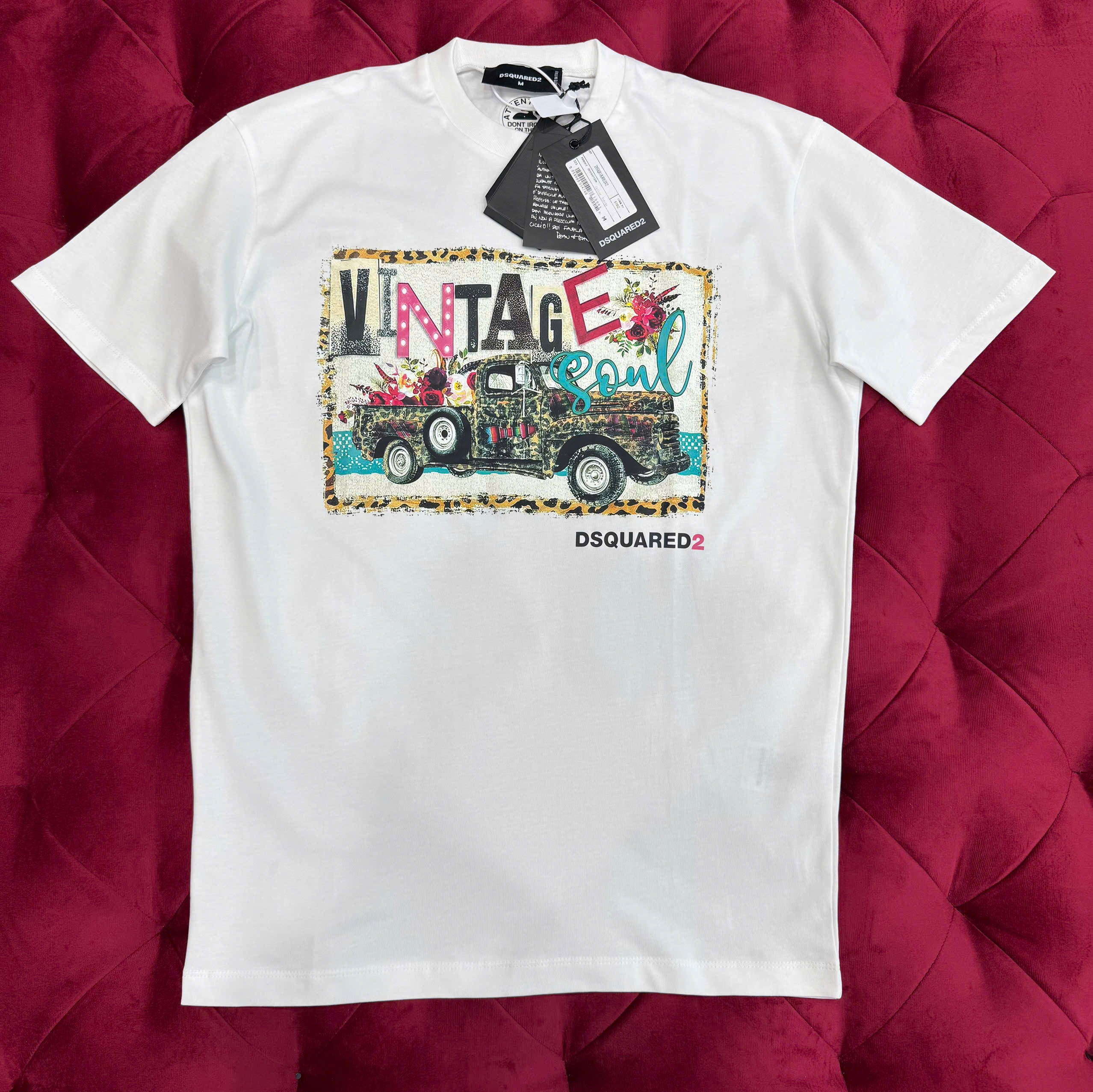 Áo phông T-shirt Dsquared2 DSQ2 họa tiết ô tô vintage Like Auth CD