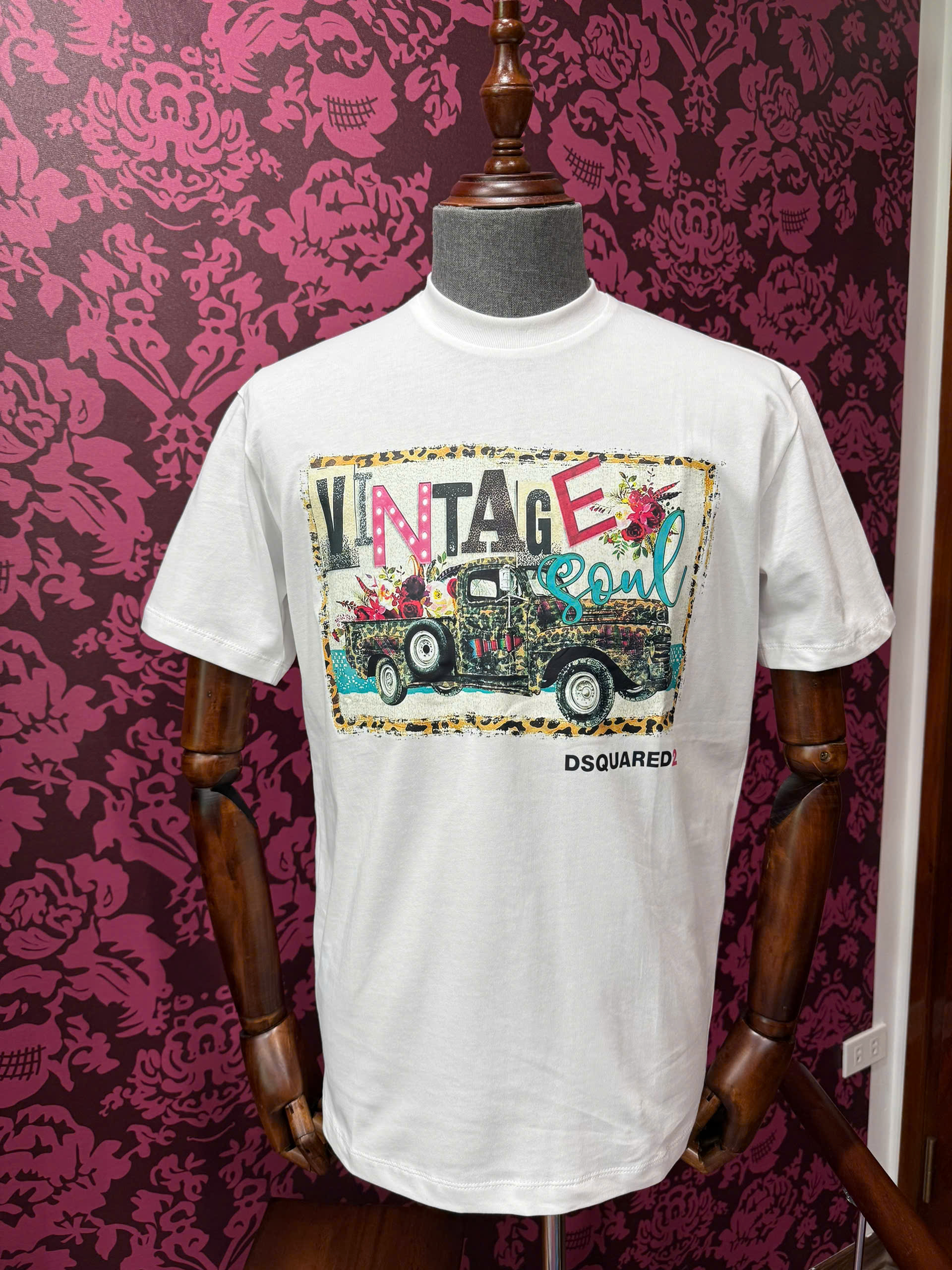Áo phông T-shirt Dsquared2 DSQ2 họa tiết ô tô vintage Like Auth CD