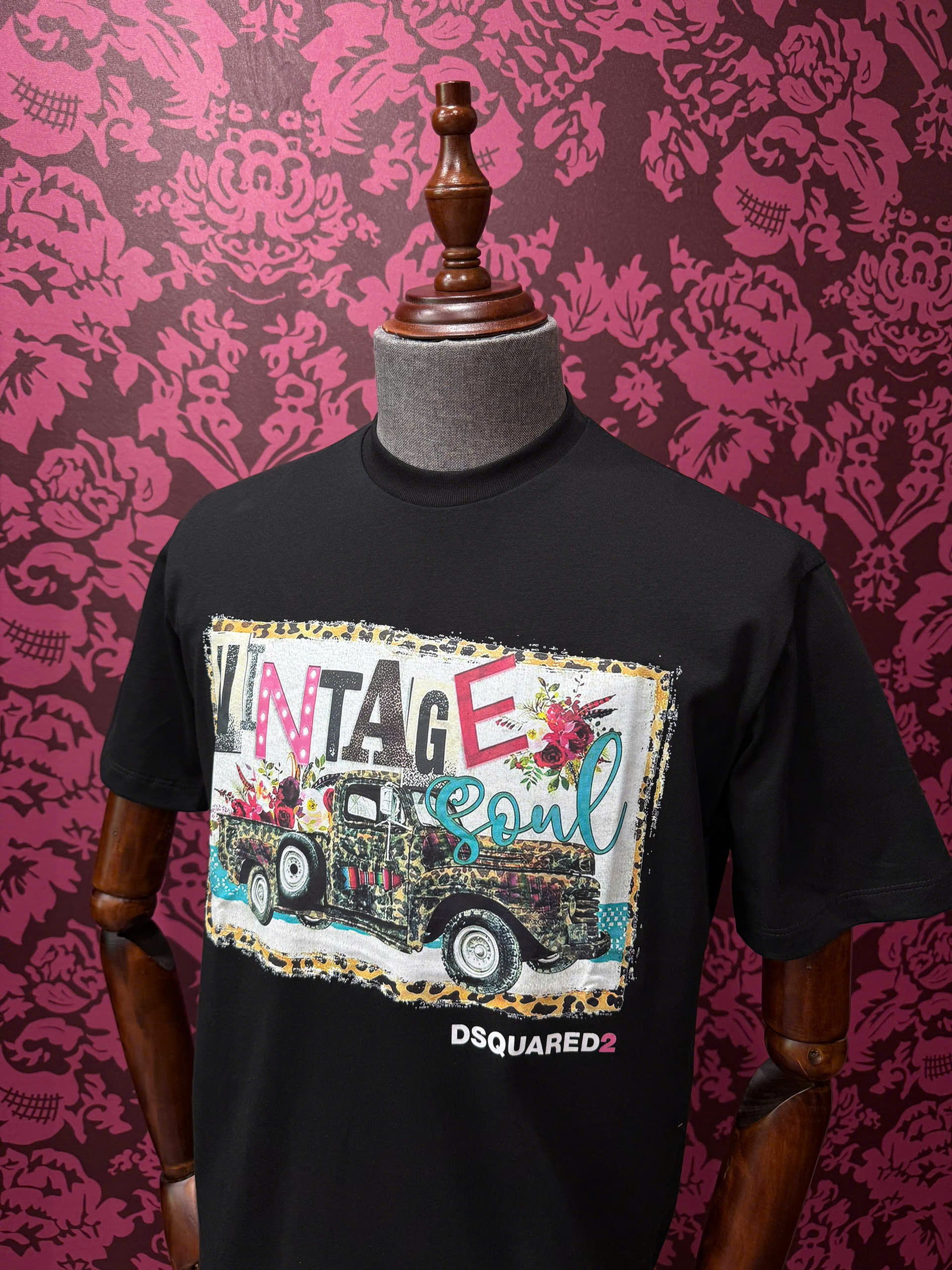 Áo phông T-shirt Dsquared2 DSQ2 họa tiết ô tô vintage Like Auth CD
