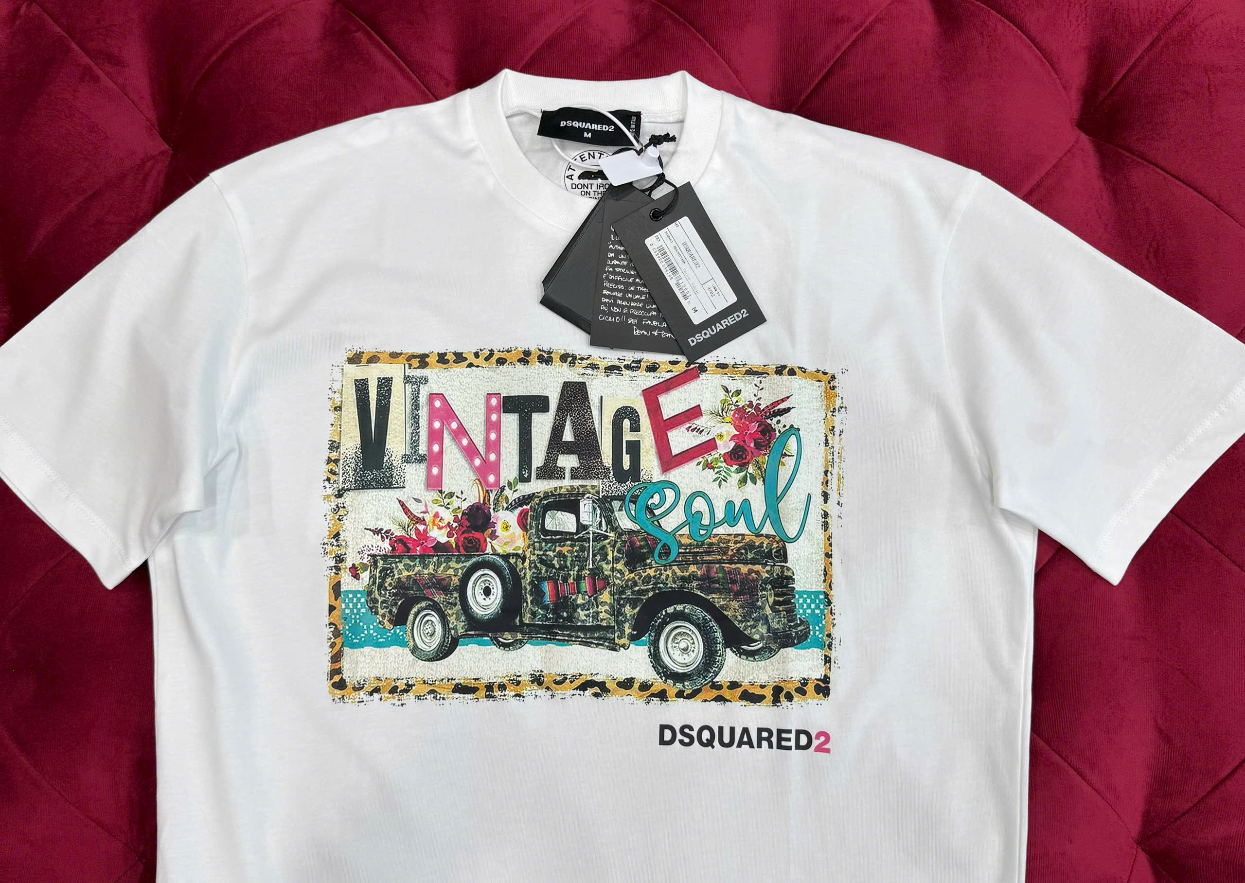 Áo phông T-shirt Dsquared2 DSQ2 họa tiết ô tô vintage Like Auth CD