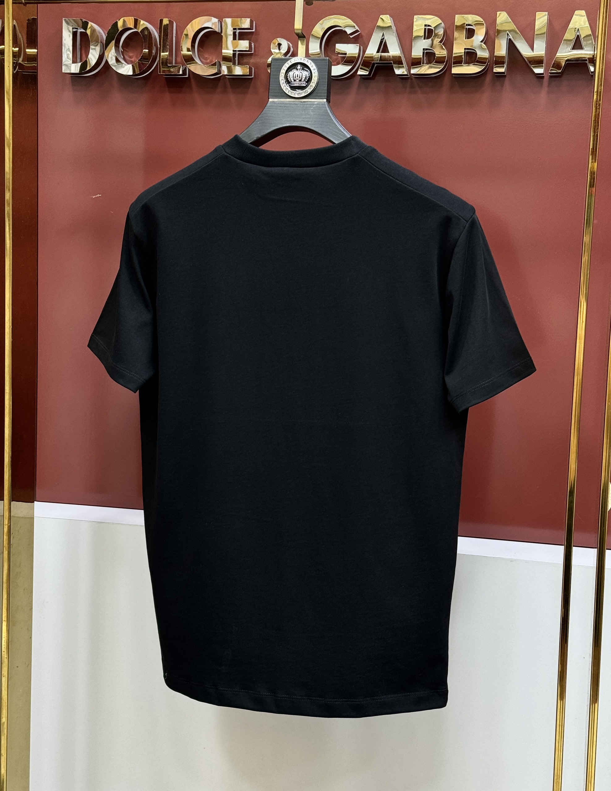 Áo phông T-shirt Dsquared2 DSQ2 Đen logo chữ Trắng thêu ngực Like Auth CD