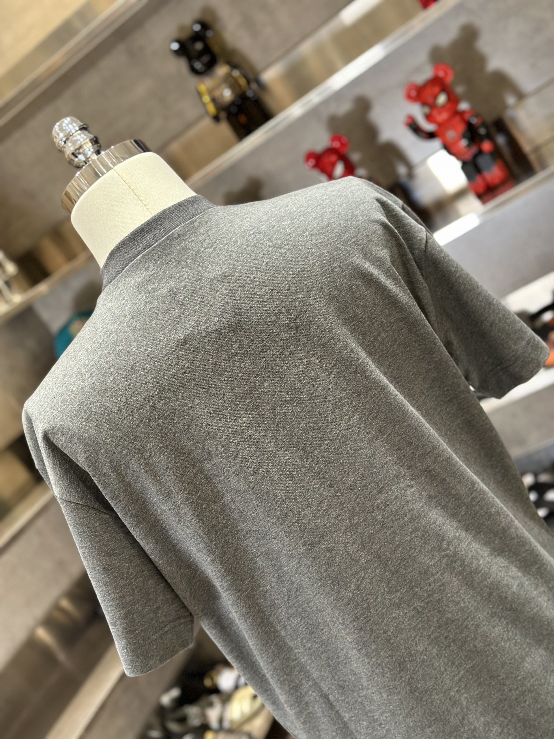 Áo phông T-shirt Saint Laurent YSL Xám logo chữ Đen nổi ngực Like Auth VTN