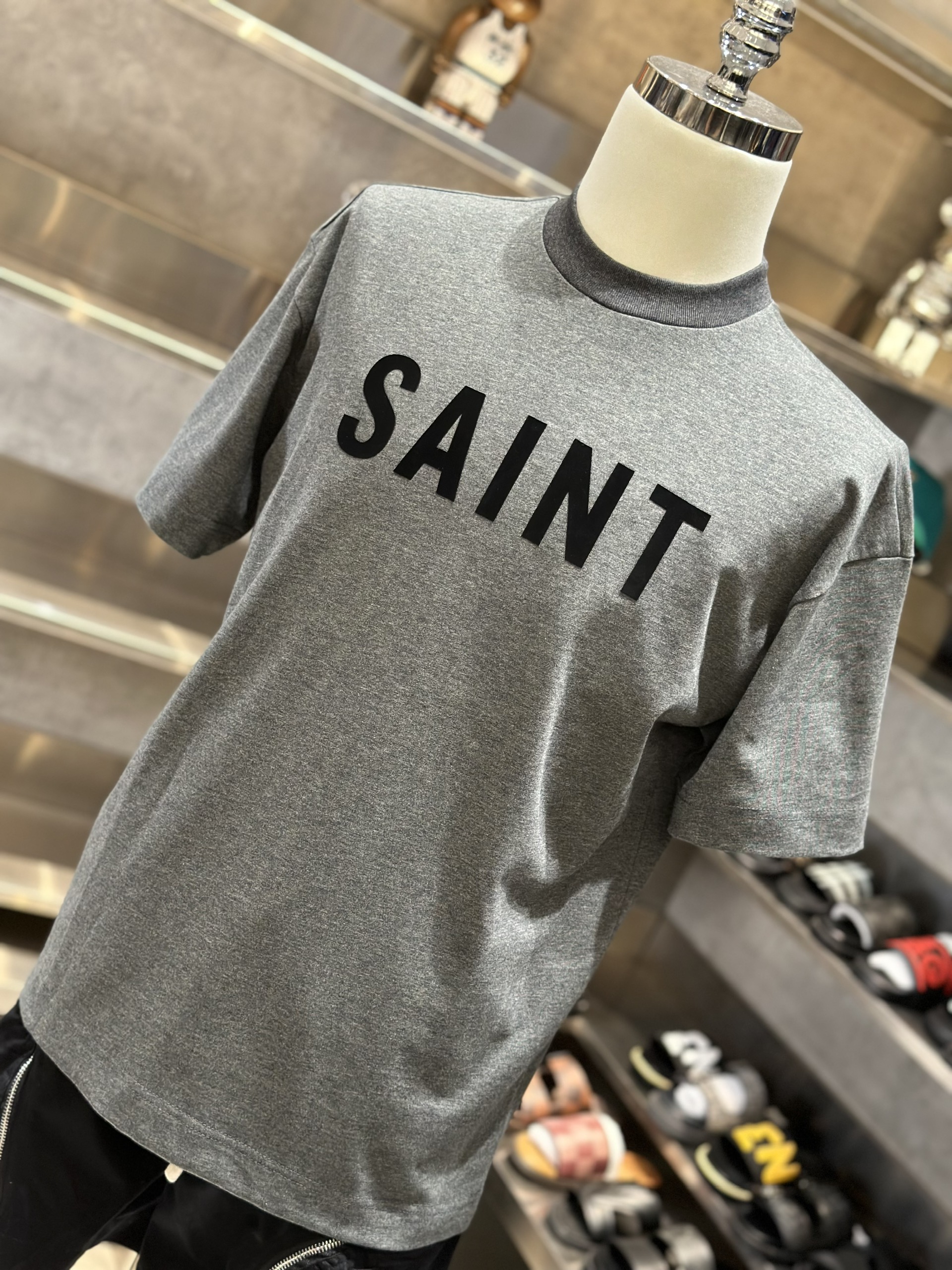Áo phông T-shirt Saint Laurent YSL Xám logo chữ Đen nổi ngực Like Auth VTN