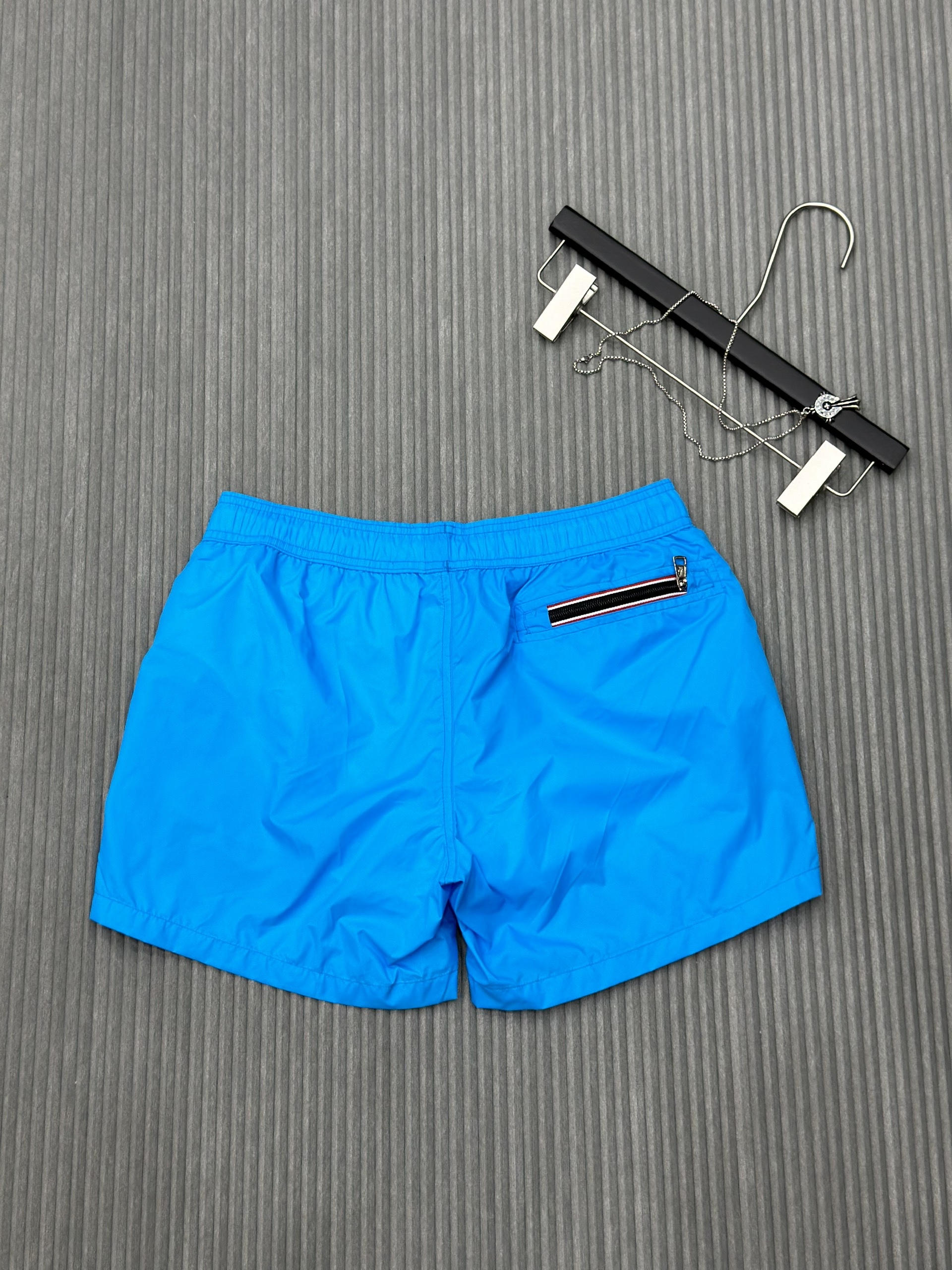 Quần short gió Moncler M Xanh dương trơn logo tròn thêu đùi Like Auth VTN