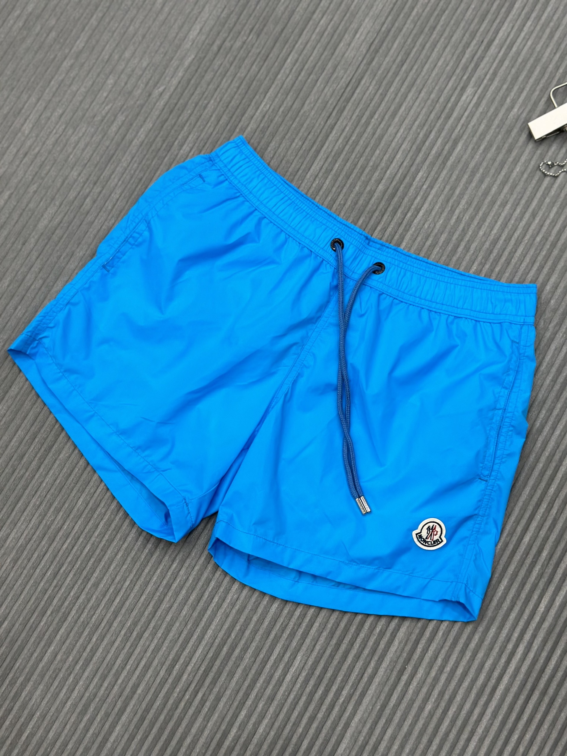 Quần short gió Moncler M Xanh dương trơn logo tròn thêu đùi Like Auth VTN