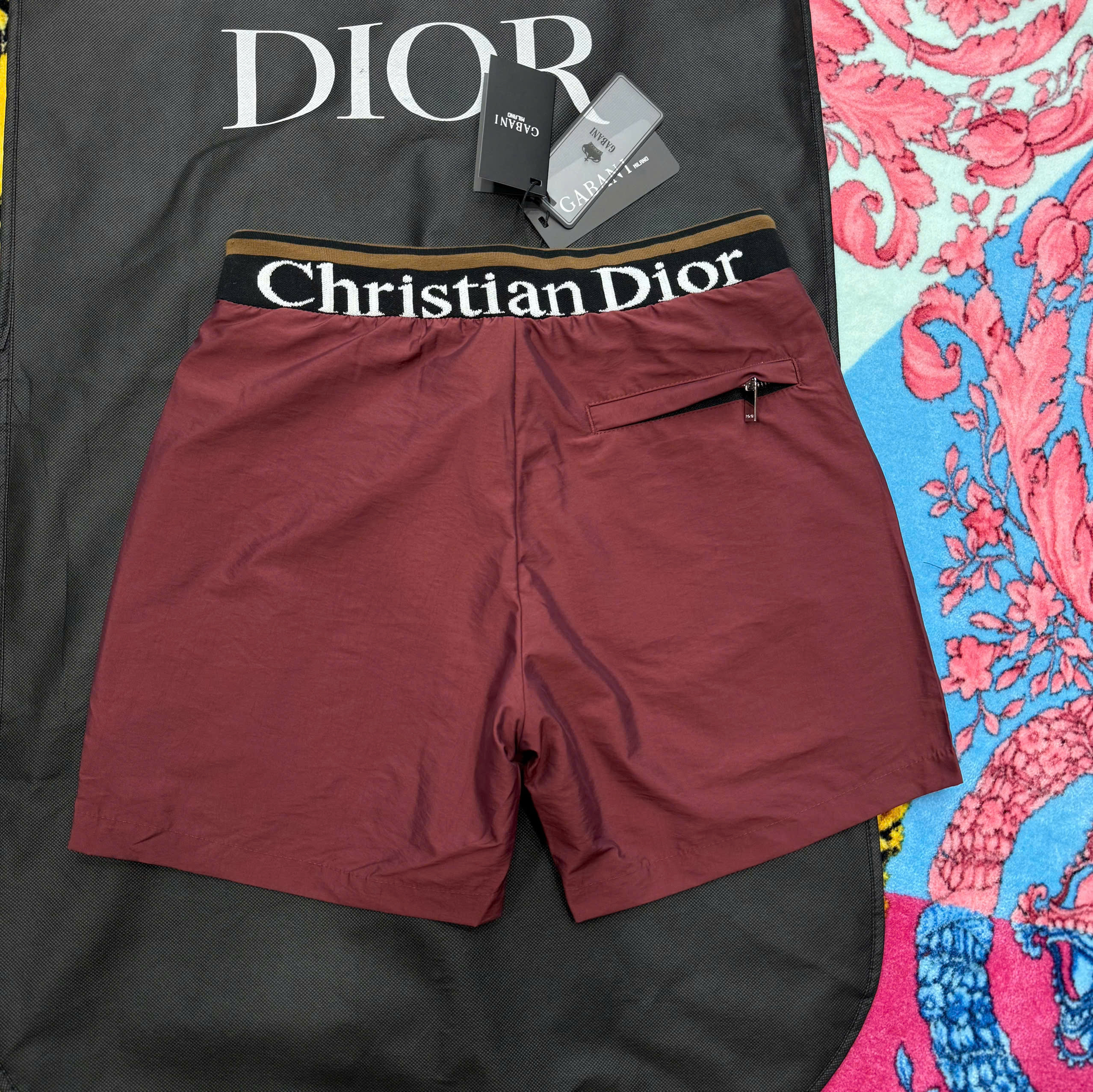 Quần short gió Dior CD Đỏ logo chữ phối màu cạp Like Auth CD