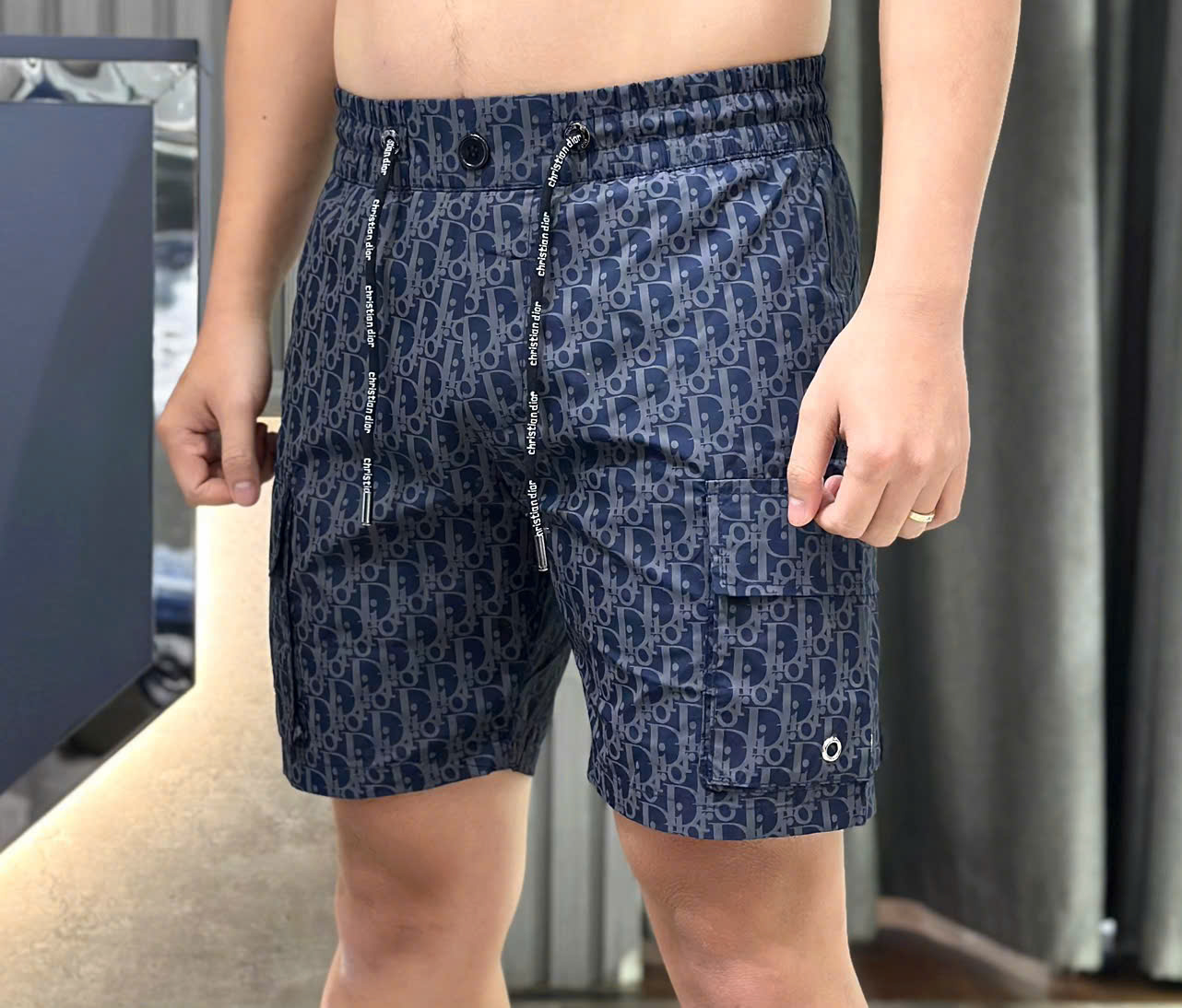 Quần short gió Dior CD họa tiết monogram full túi hộp đùi Like Auth 44-50 CD