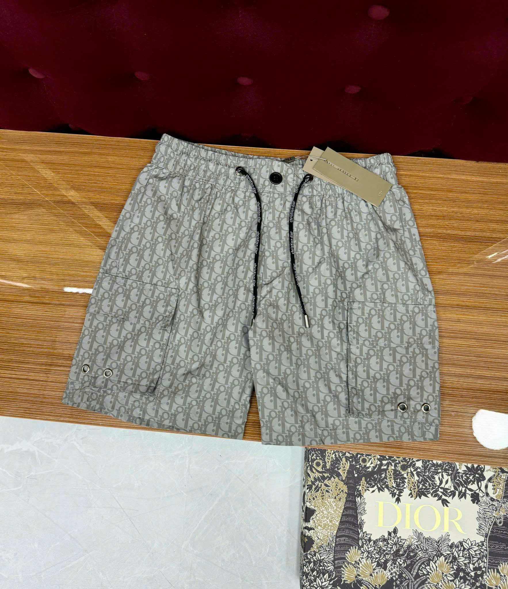 Quần short gió Dior CD họa tiết monogram full túi hộp đùi Like Auth 44-50 CD