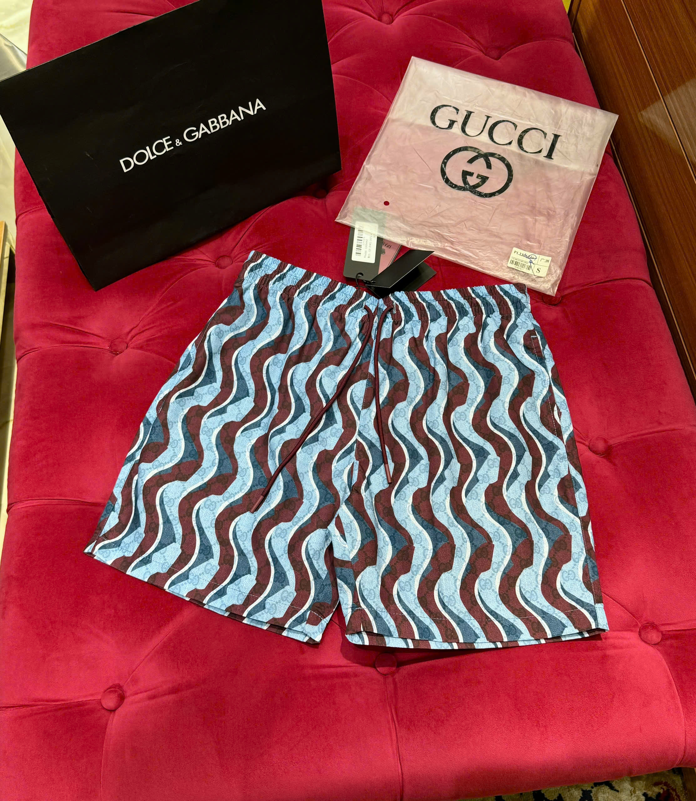 Quần short gió Gucci GC họa tiết logo sóng màu sắc Like Auth CD