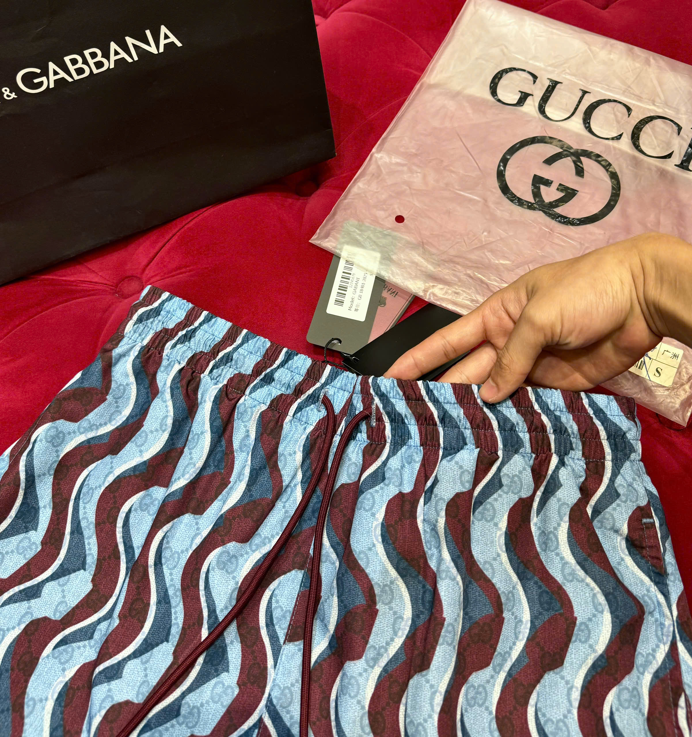 Quần short gió Gucci GC họa tiết logo sóng màu sắc Like Auth CD