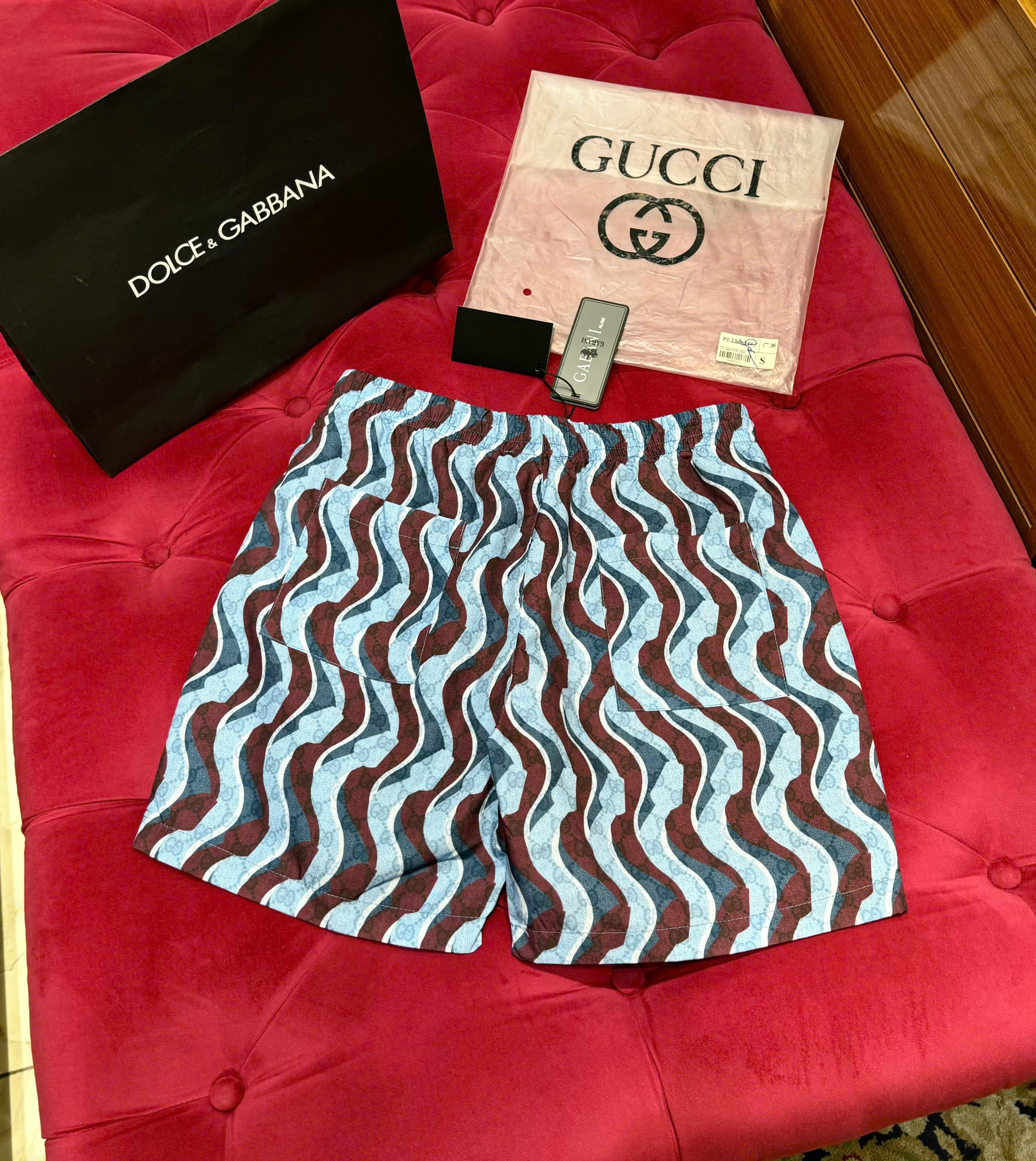 Quần short gió Gucci GC họa tiết logo sóng màu sắc Like Auth CD