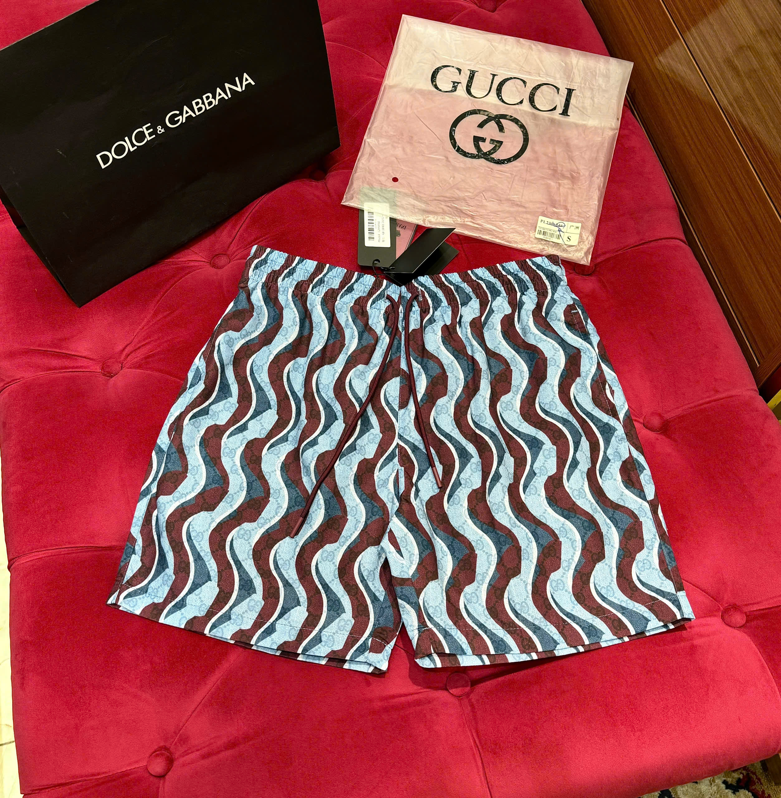 Quần short gió Gucci GC họa tiết logo sóng màu sắc Like Auth CD