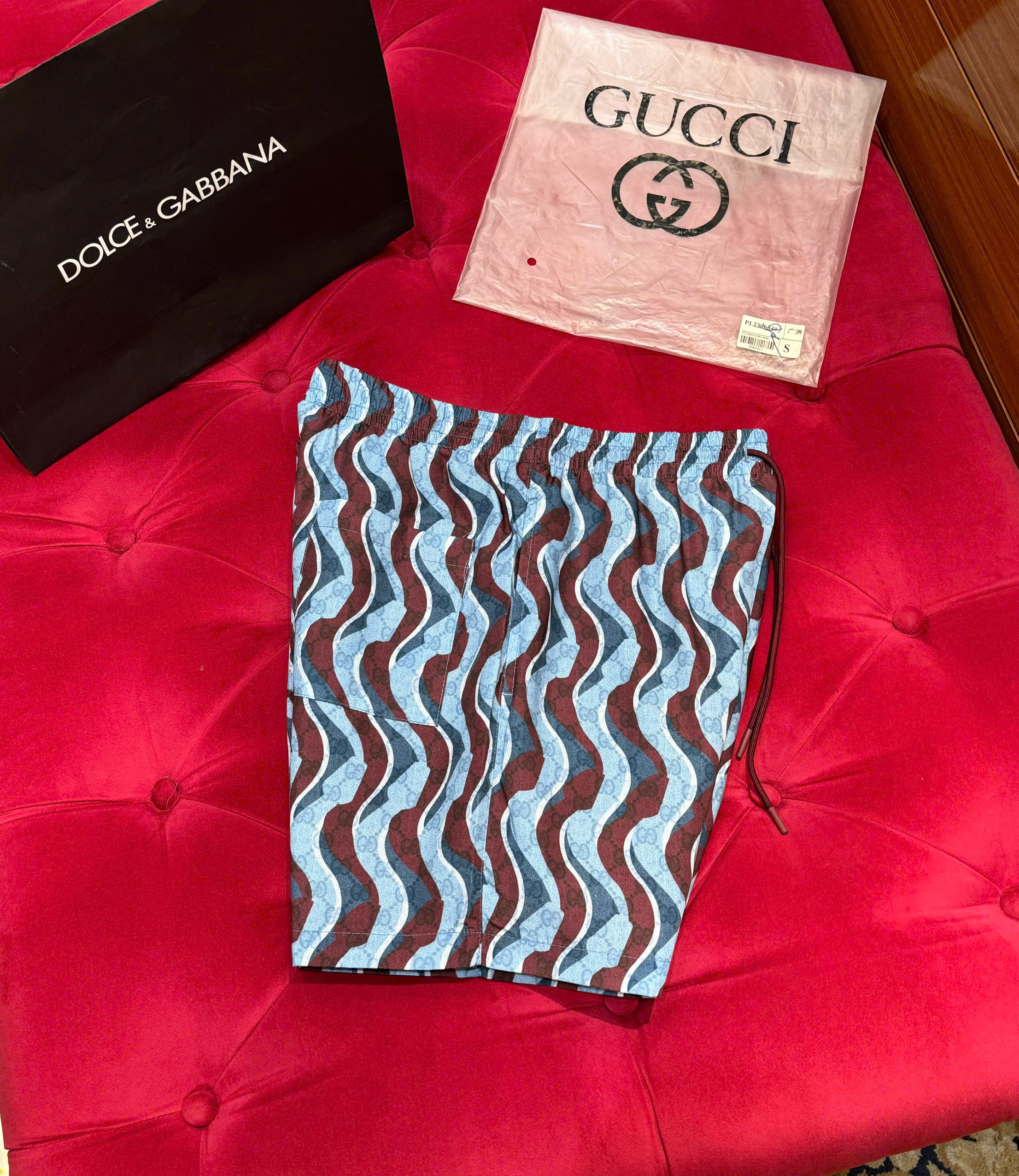 Quần short gió Gucci GC họa tiết logo sóng màu sắc Like Auth CD