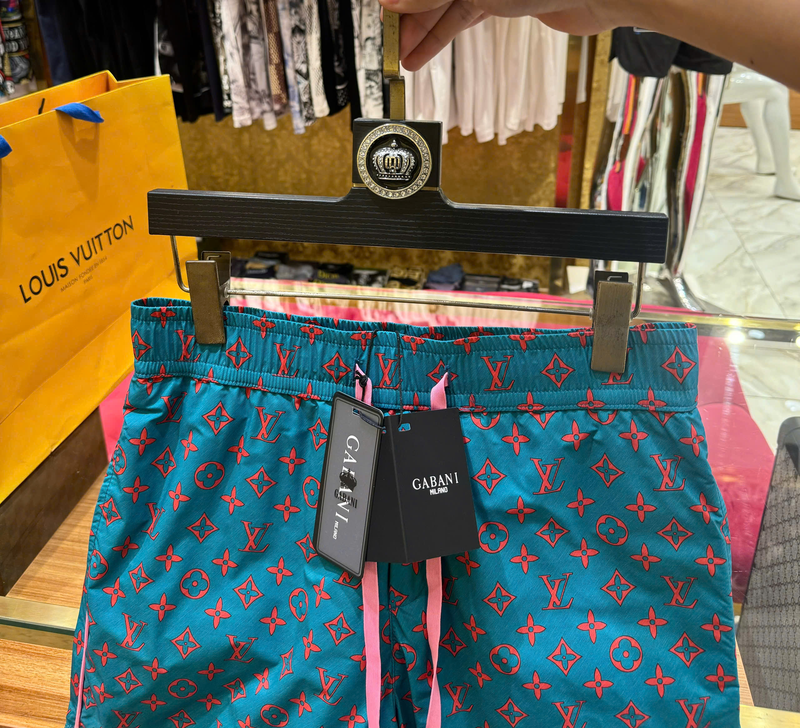 Quần short gió Lousi Vuitton LV Xanh họa tiết hoa vân logo Đỏ full Like Auth CD