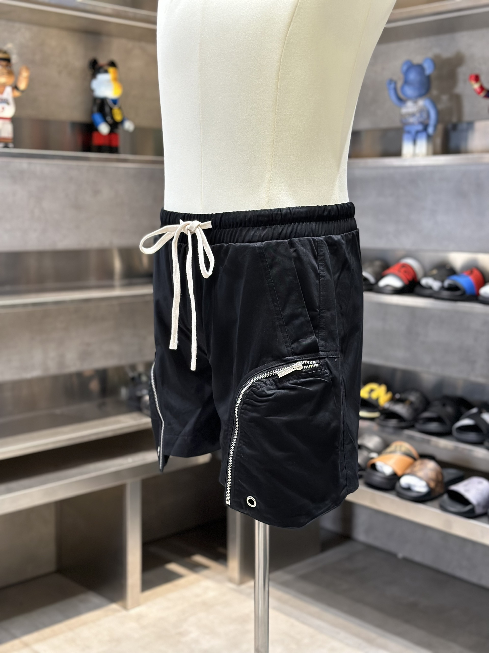 Quần short gió Saint Laurent YSL Đen túi khóa zip đùi Like Auth VTN