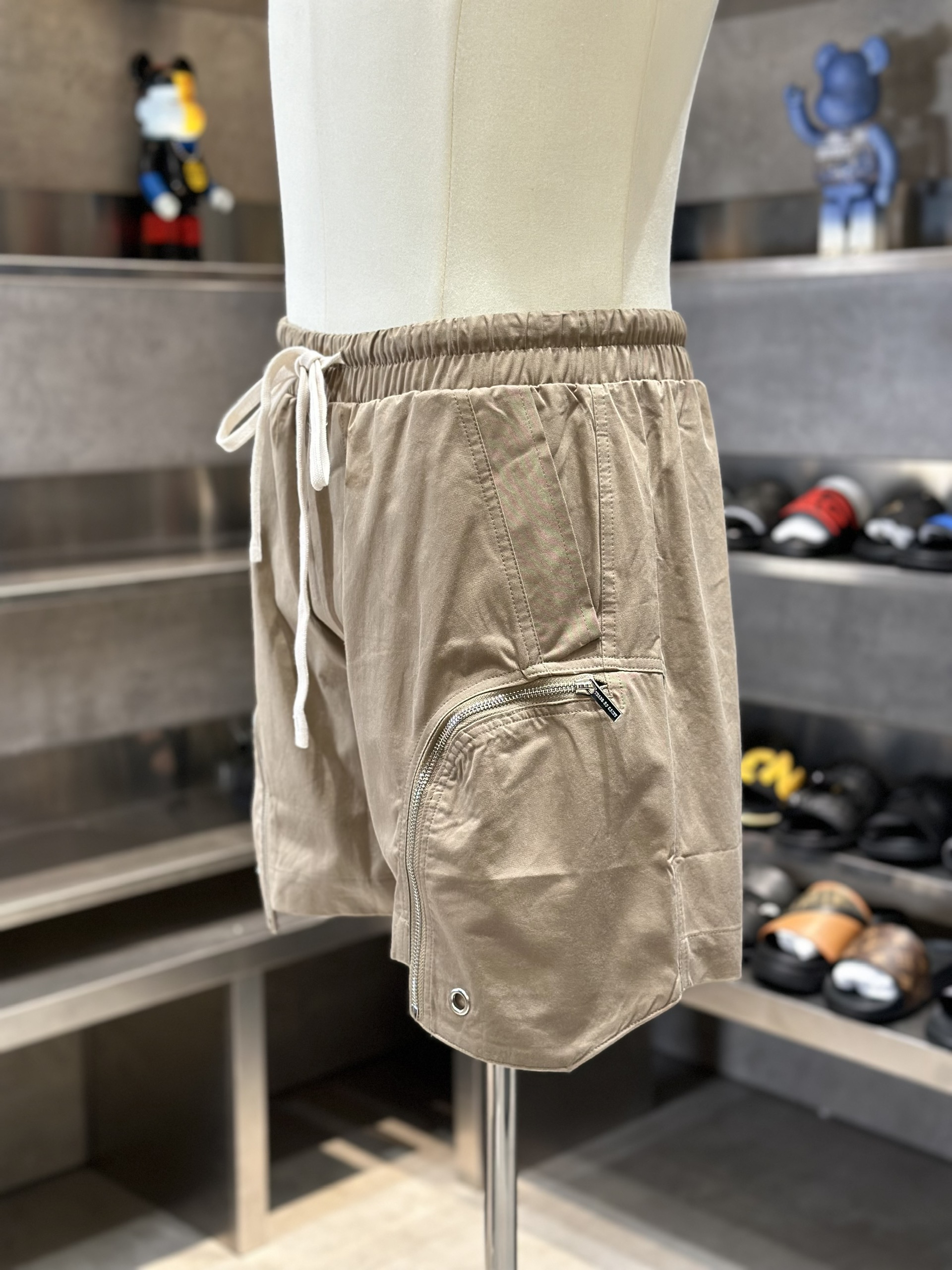 Quần short gió Saint Laurent YSL Nâu túi khóa zip đùi Like Auth VTN