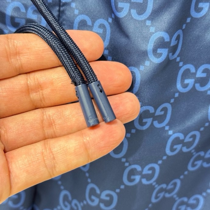 Quần short gió Gucci GC Xanh dương họa tiết monogram kẻ sọc sườn Đỏ Like Auth VTN