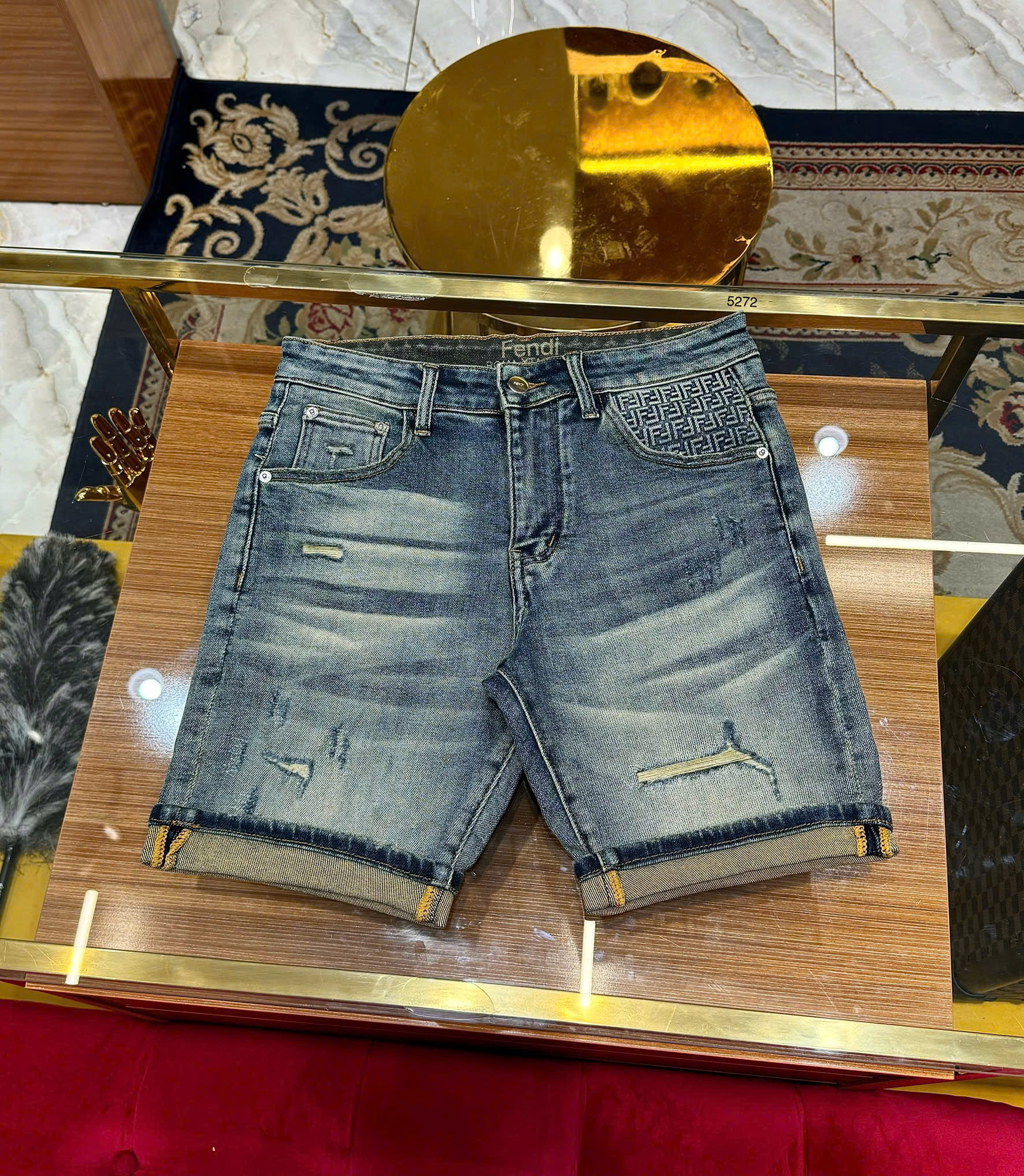 Quần short jean Fendi FF Xanh rách mài họa tiết logo túi Like Auth CD