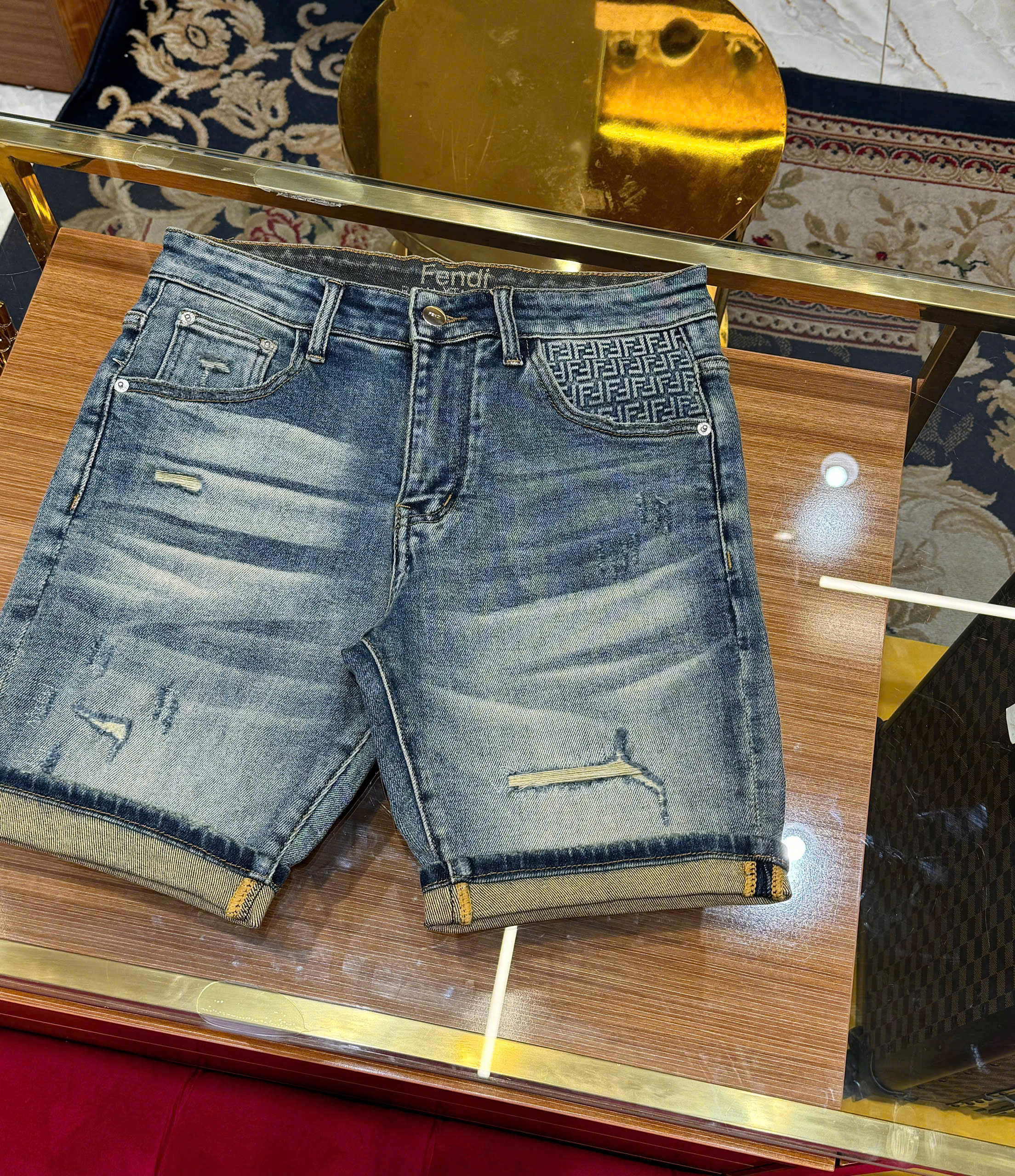 Quần short jean Fendi FF Xanh rách mài họa tiết logo túi Like Auth CD