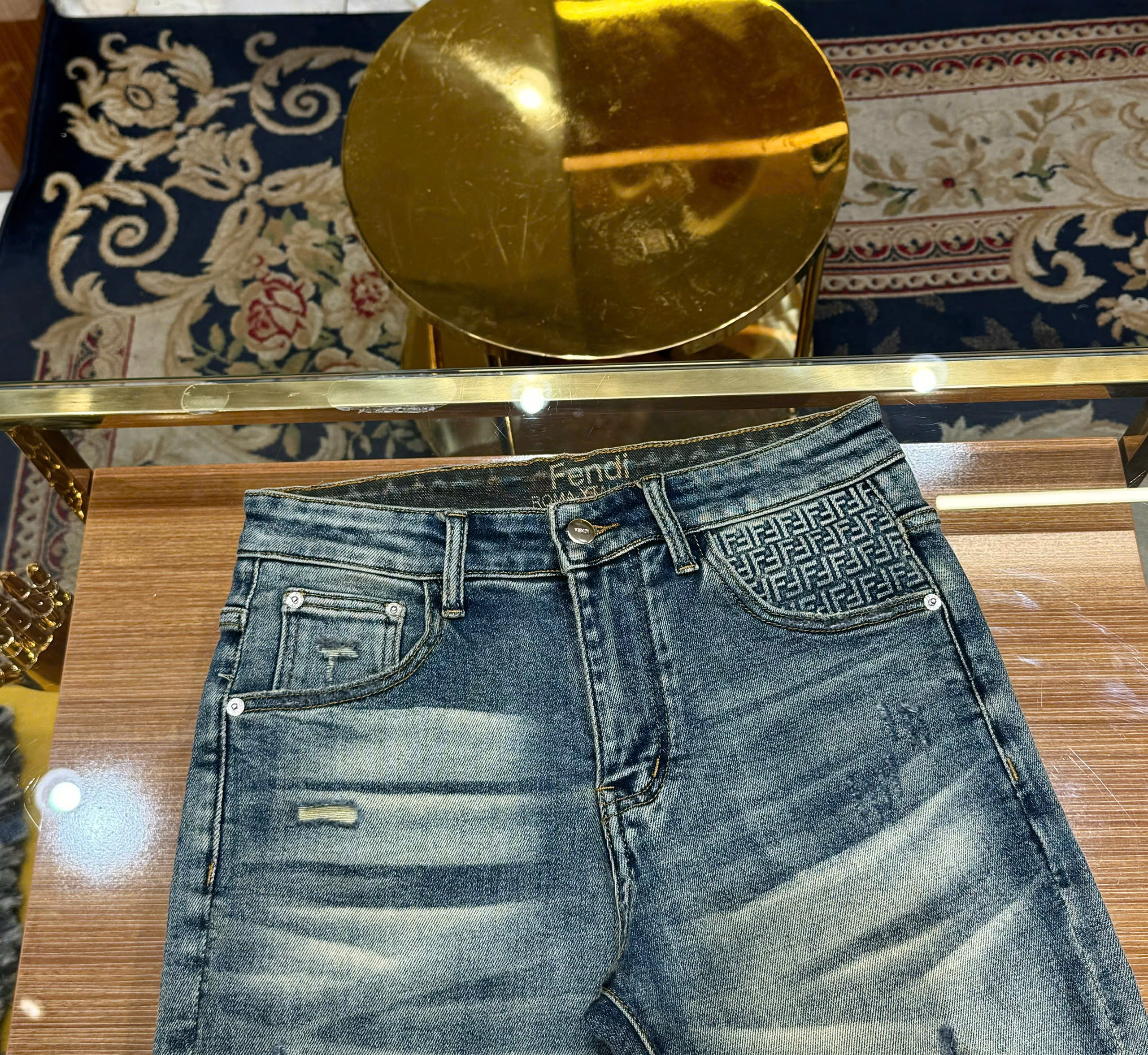 Quần short jean Fendi FF Xanh rách mài họa tiết logo túi Like Auth CD