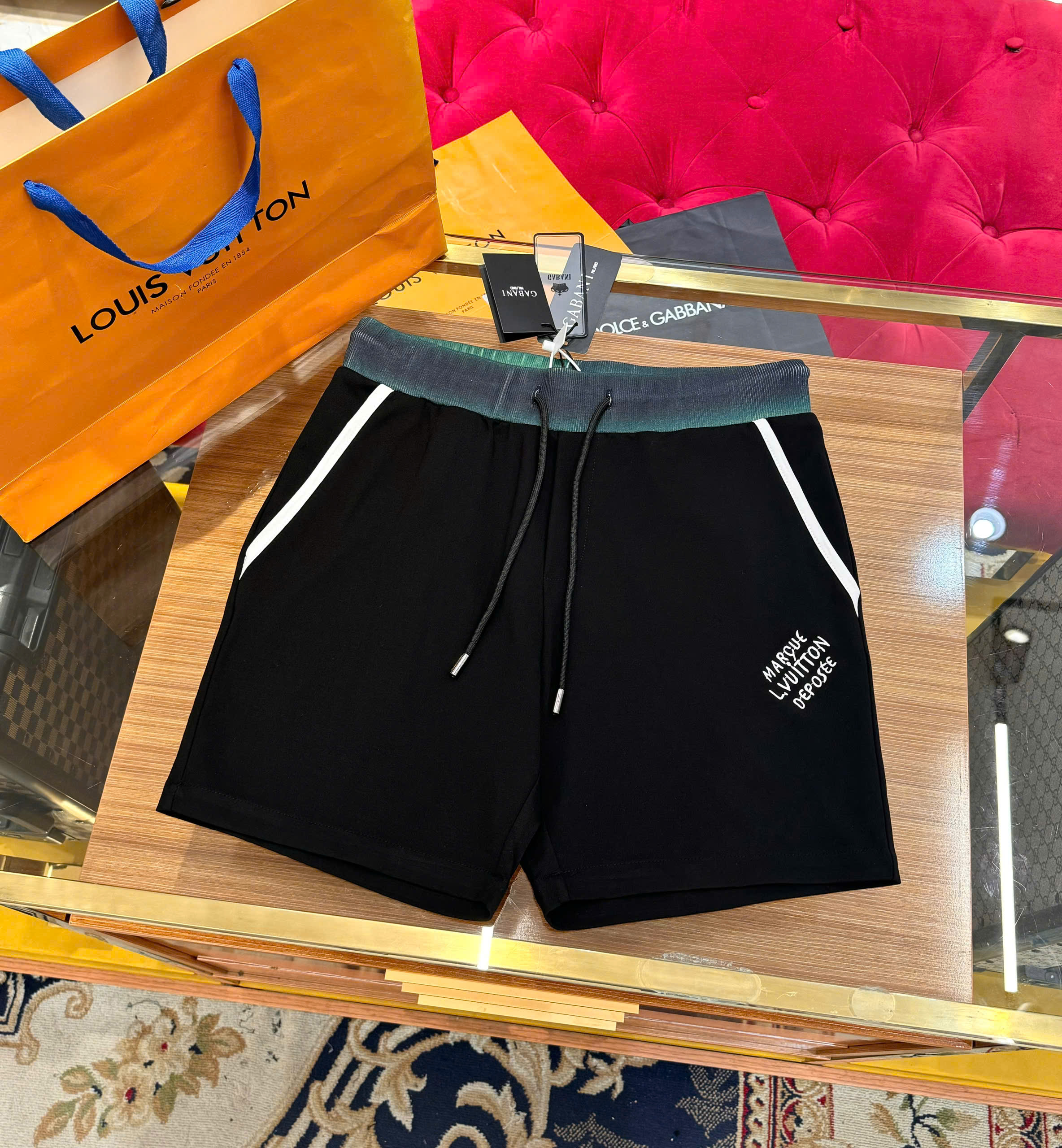 Quần short nỉ Louis Vuitton LV Đen logo thêu đùi phối cạp Xanh Like Auth CD