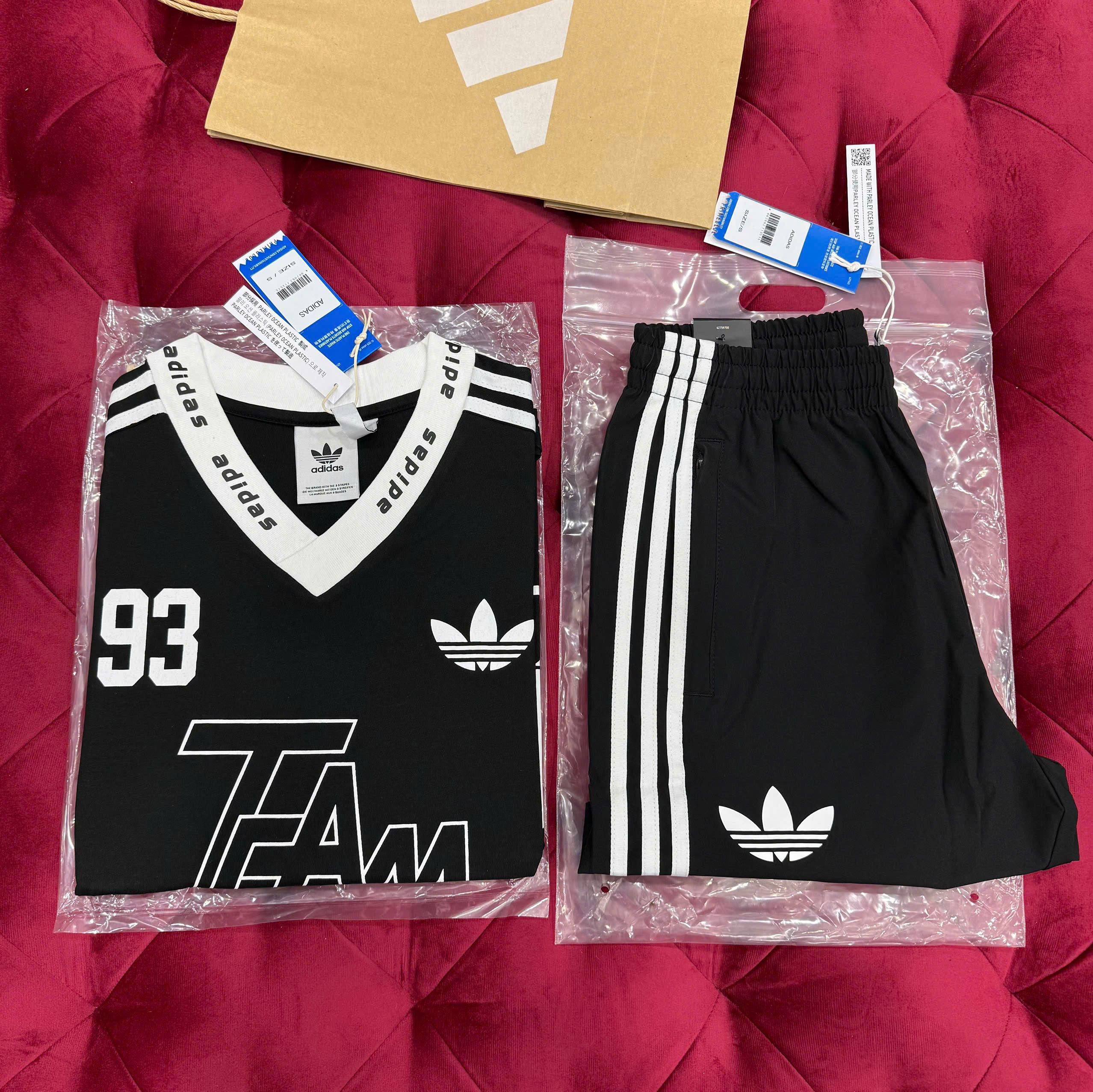 Bộ, set hè cổ V Adidas A phối màu Đen Trắng Like Auth CD