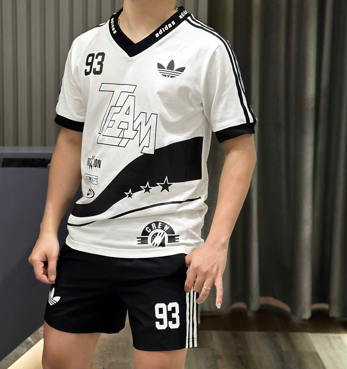 Bộ, set hè cổ V Adidas A phối màu Đen Trắng Like Auth CD