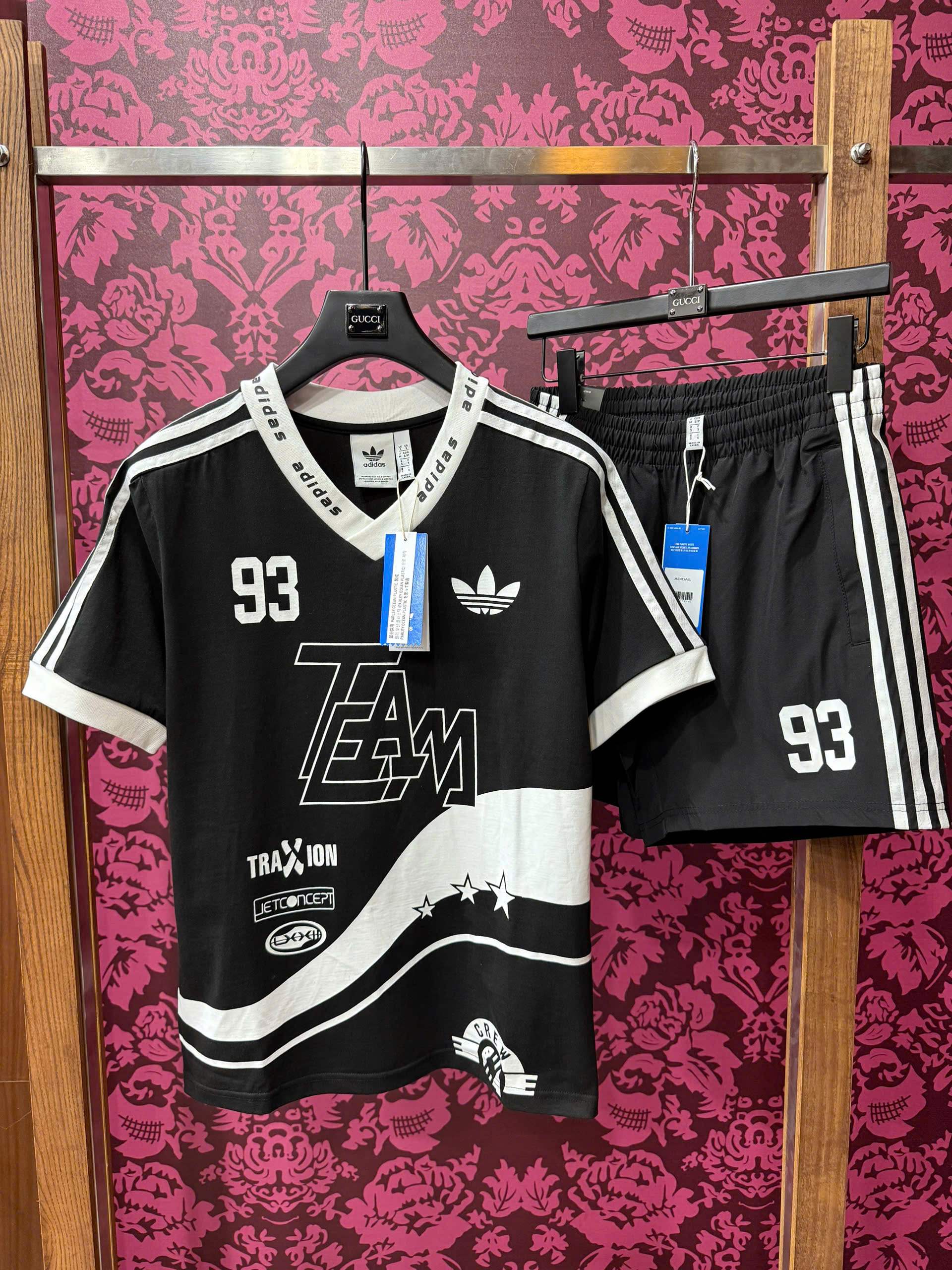 Bộ, set hè cổ V Adidas A phối màu Đen Trắng Like Auth CD