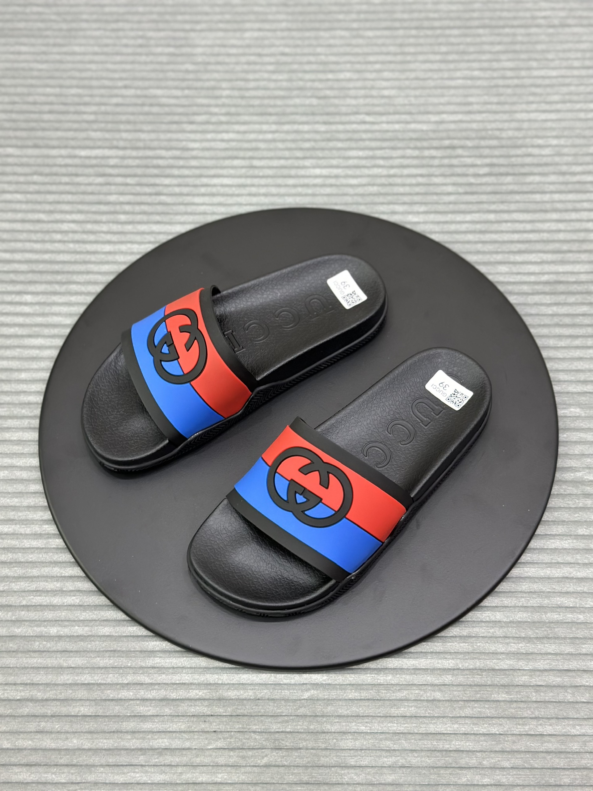 Dép lê quai ngang Gucci GC Đen logo chữ phối kẻ ngang Xanh Đỏ Like Auth VTN
