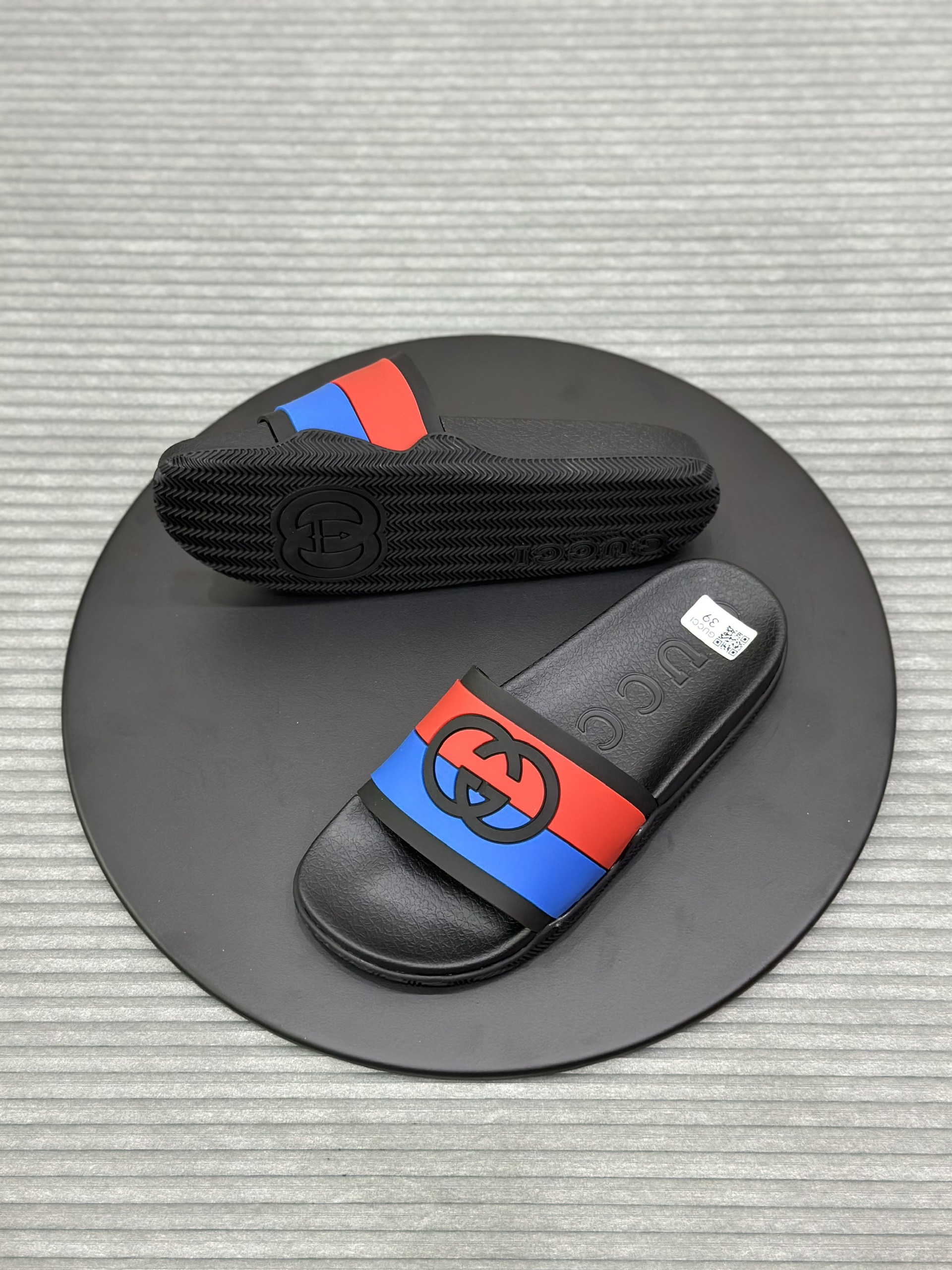Dép lê quai ngang Gucci GC Đen logo chữ phối kẻ ngang Xanh Đỏ Like Auth VTN