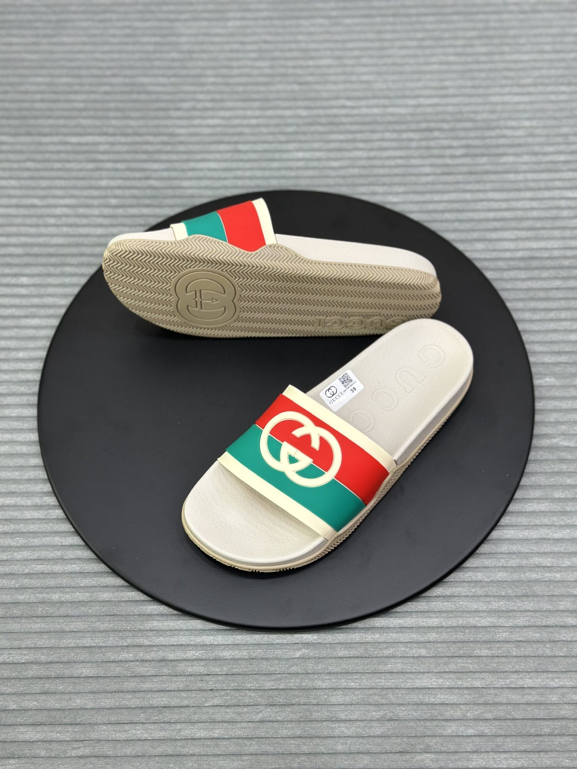 Dép lê quai ngang Gucci GC Be logo chữ phối kẻ ngang Xanh Đỏ Like Auth fullboxVTN