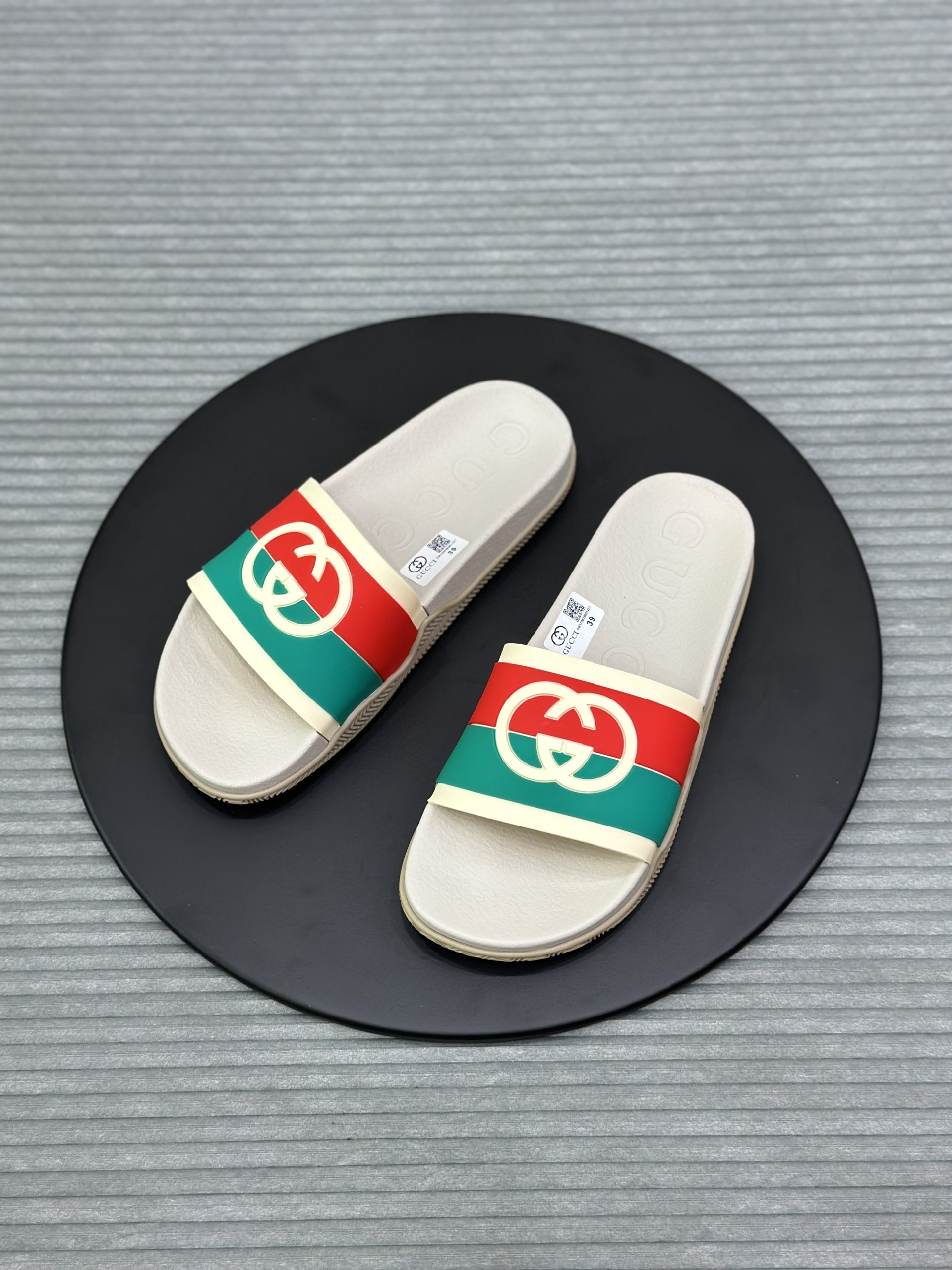 Dép lê quai ngang Gucci GC Be logo chữ phối kẻ ngang Xanh Đỏ Like Auth fullboxVTN