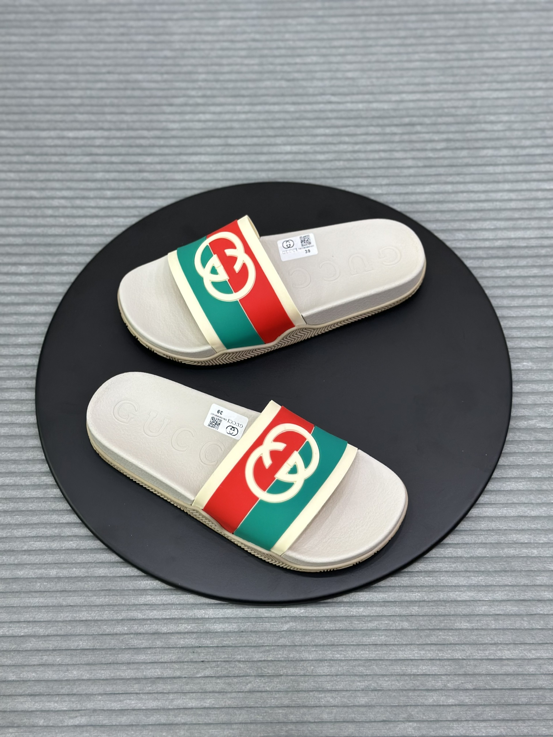 Dép lê quai ngang Gucci GC Be logo chữ phối kẻ ngang Xanh Đỏ Like Auth fullboxVTN
