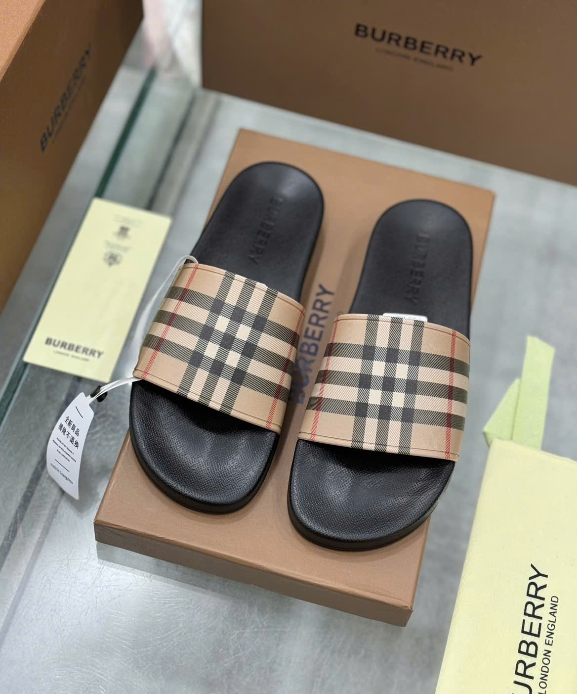 Dép lê quai ngang Burberry BBR Nâu kẻ sọc basic Like Auth on web fullbox bill thẻ DDT