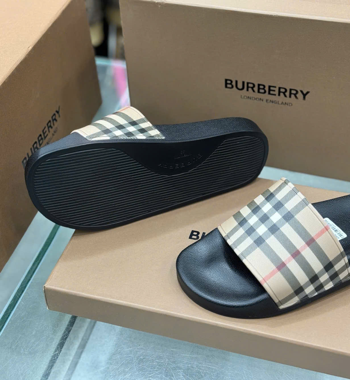 Dép lê quai ngang Burberry BBR Nâu kẻ sọc basic Like Auth on web fullbox bill thẻ DDT