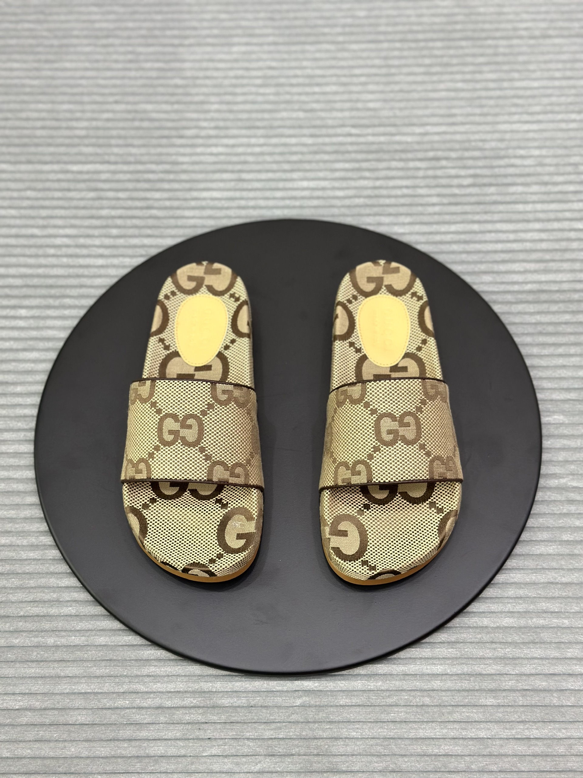 Dép lê quai ngang Gucci GC Nâu họa tiết logo full Like Auth fullbox VTN