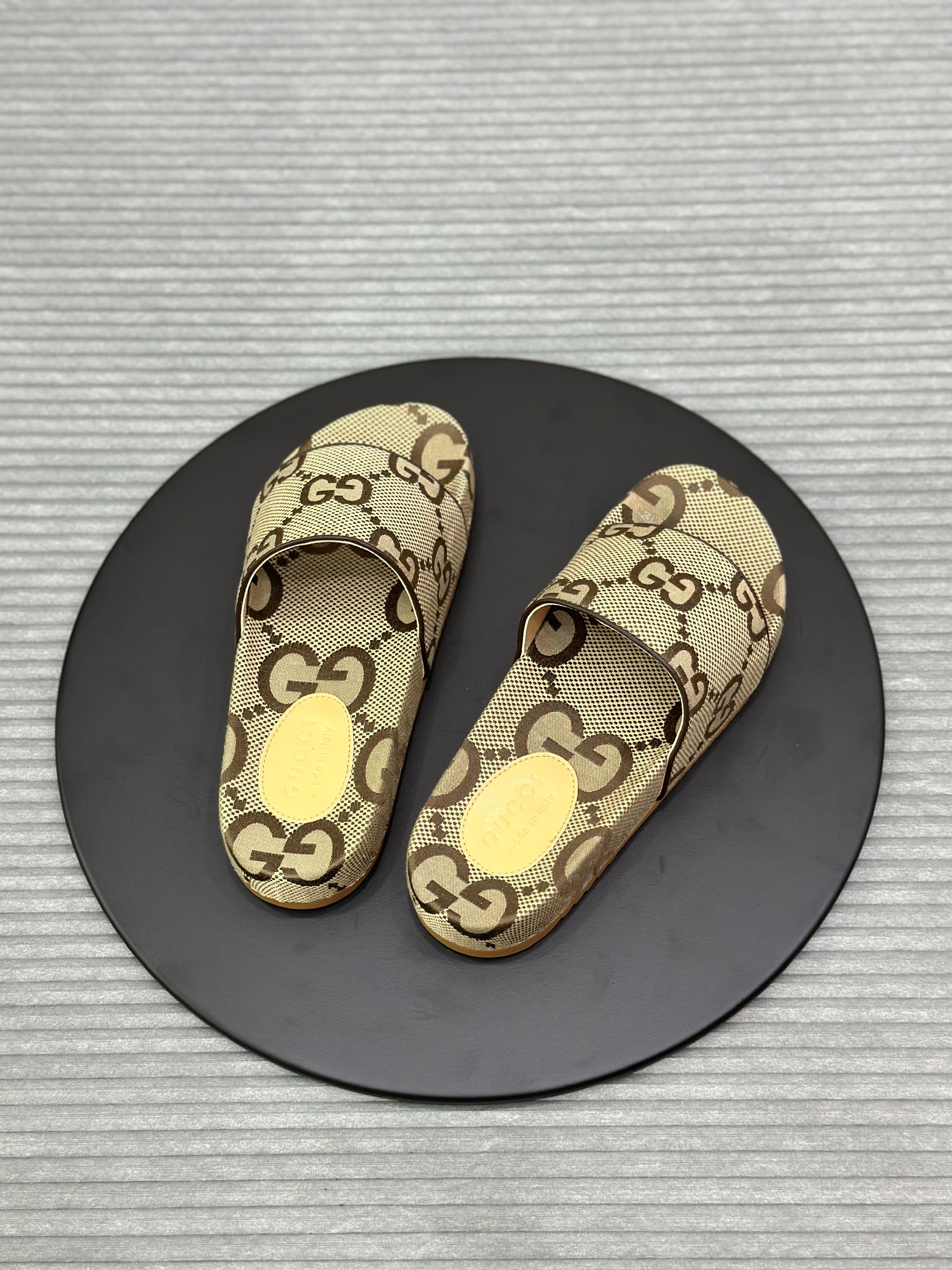 Dép lê quai ngang Gucci GC Nâu họa tiết logo full Like Auth fullbox VTN